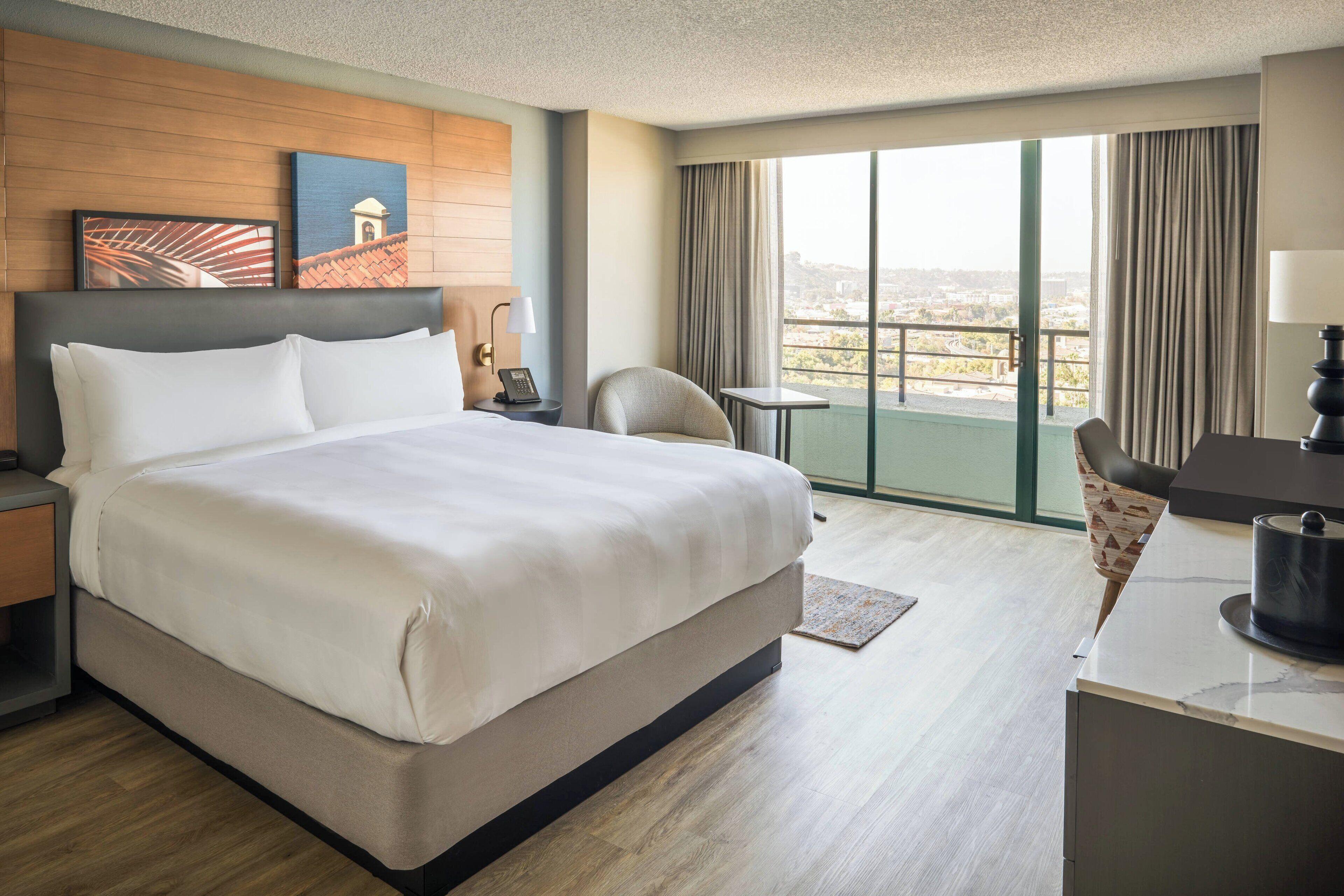 King Room Balcony City View