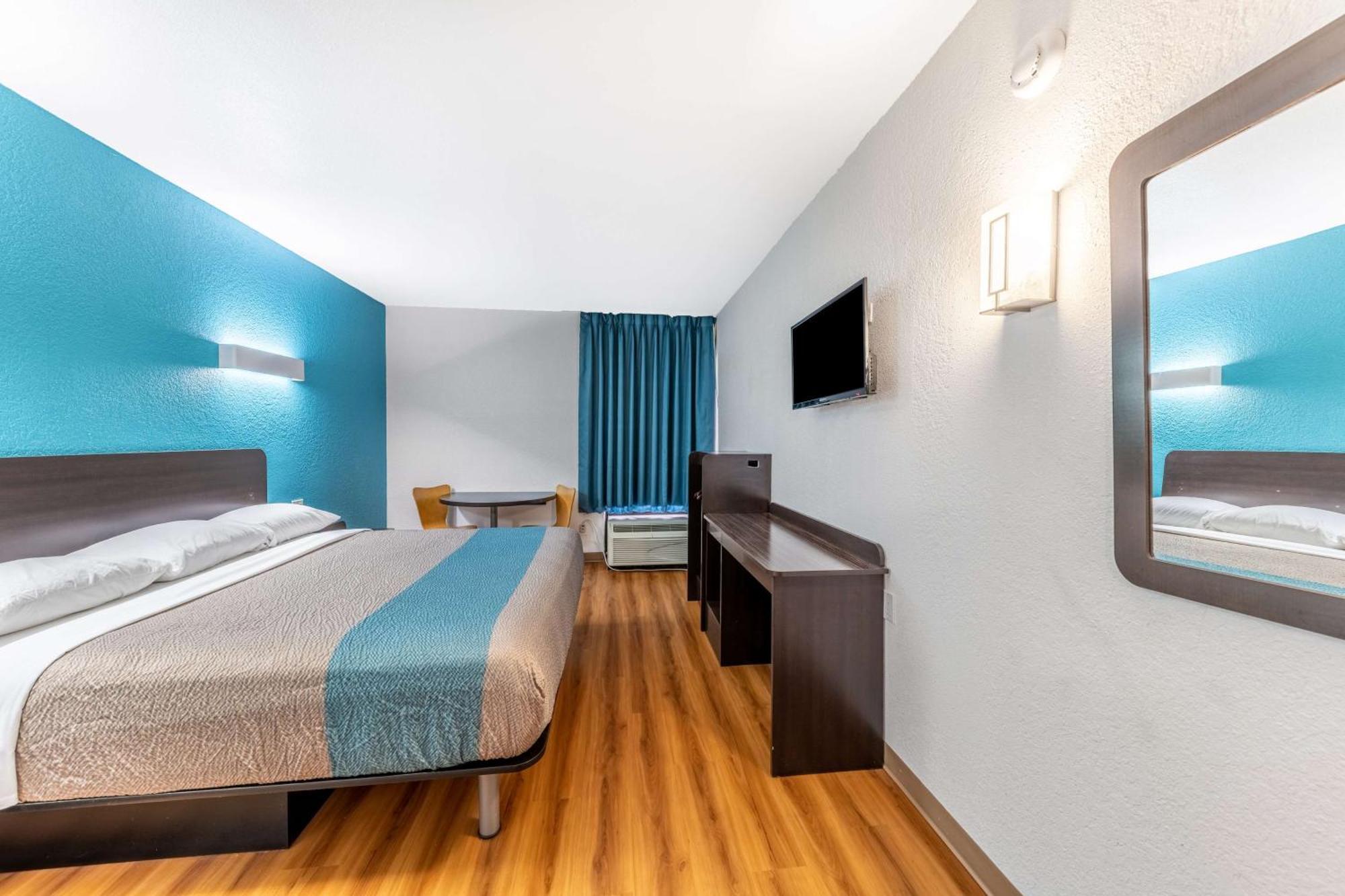 1 King Bed | Mobility Accessible Tub Nsmk