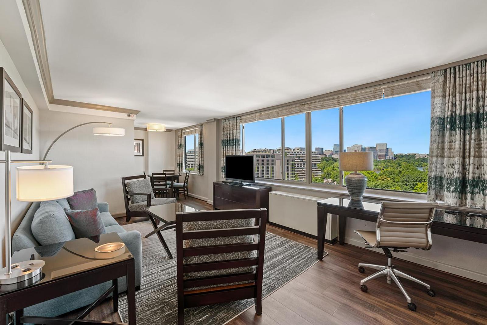Potomac King Suite