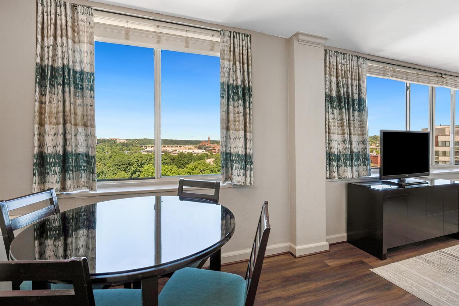 Potomac King Suite