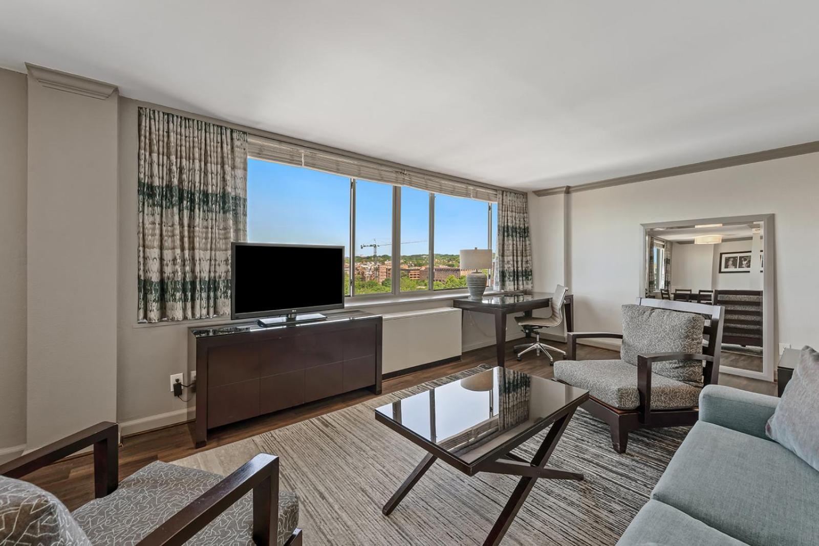 Potomac King Suite