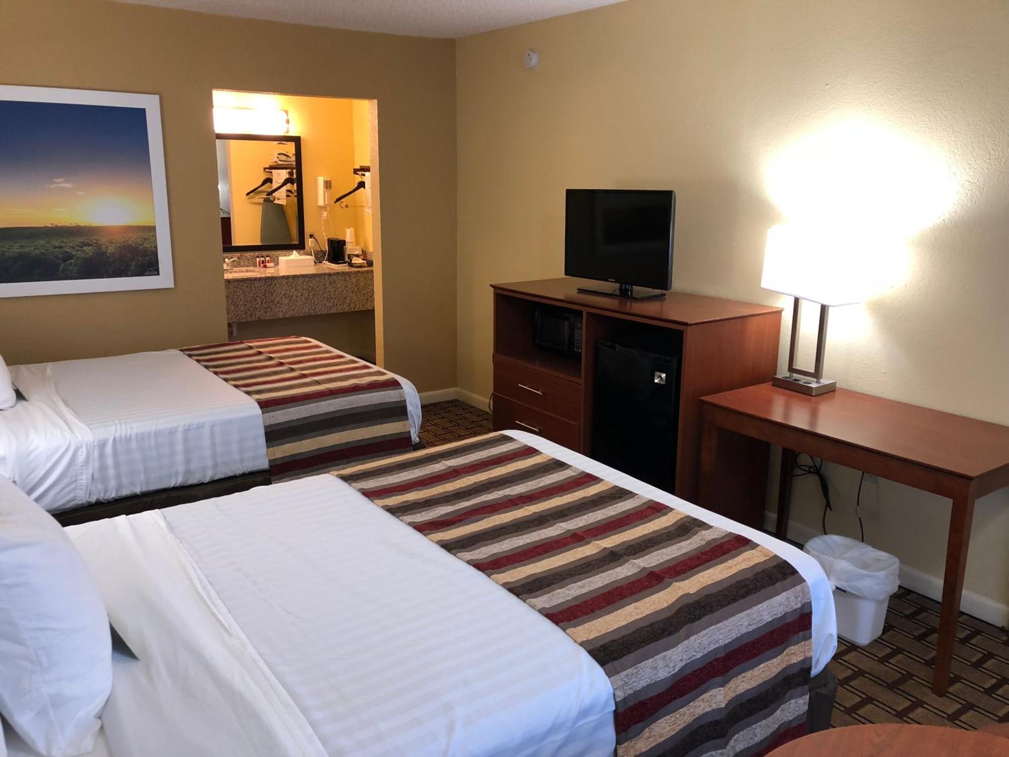 Double Room Two Double Beds First Floor or Smoking