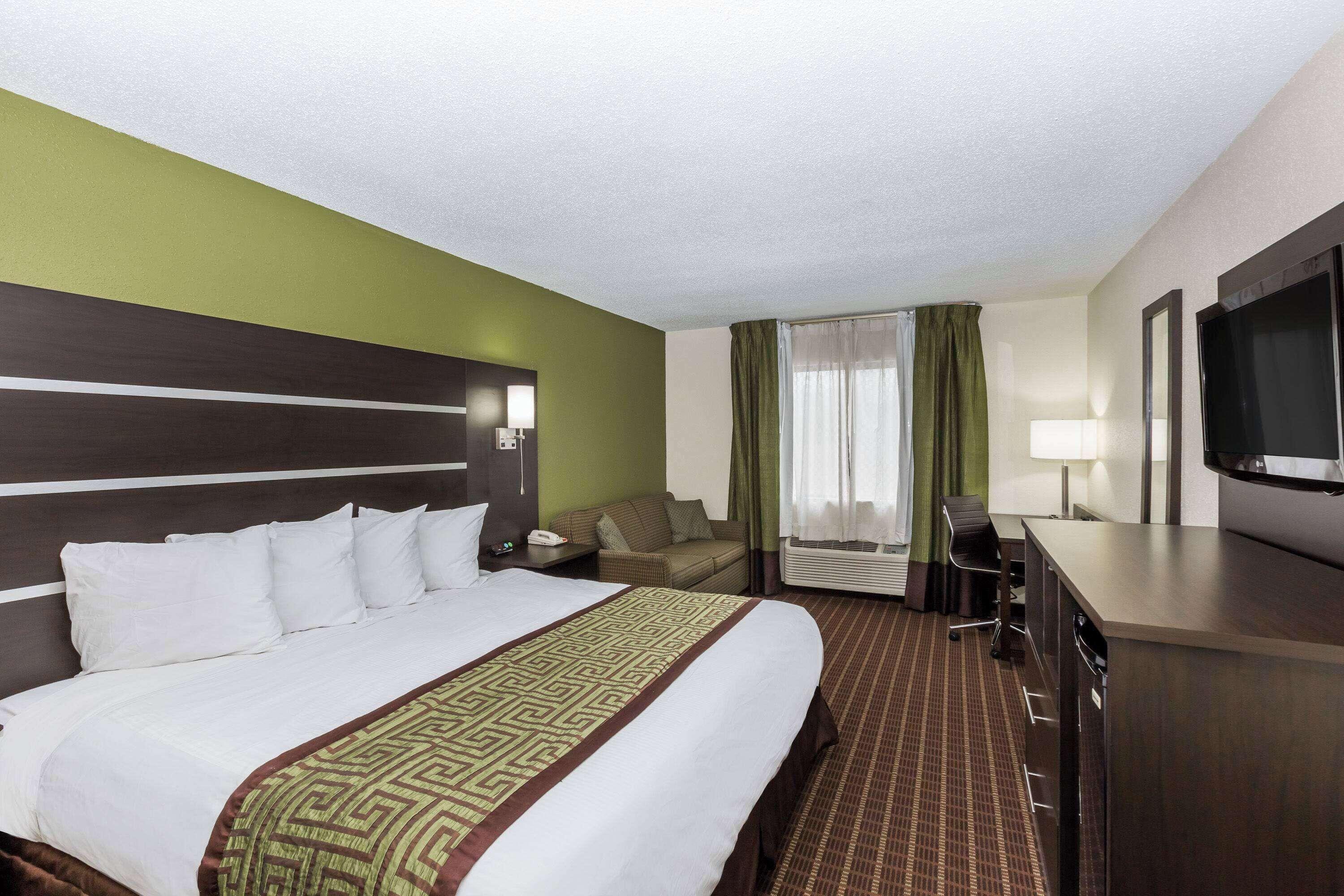 Queen Room - Disability Access - Non-Smoking