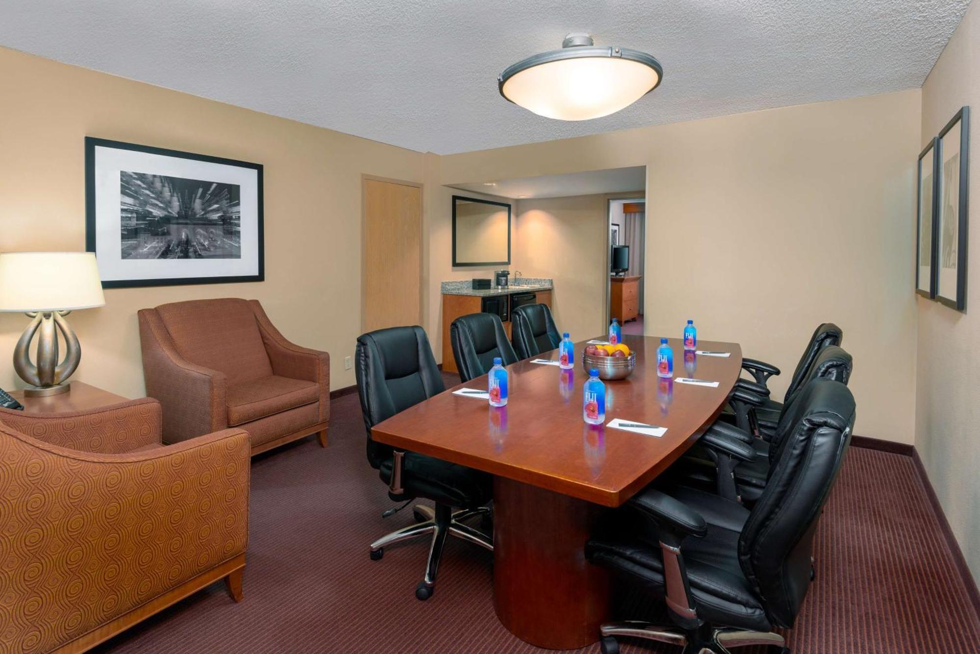 King Boardroom Suite Non Smoking