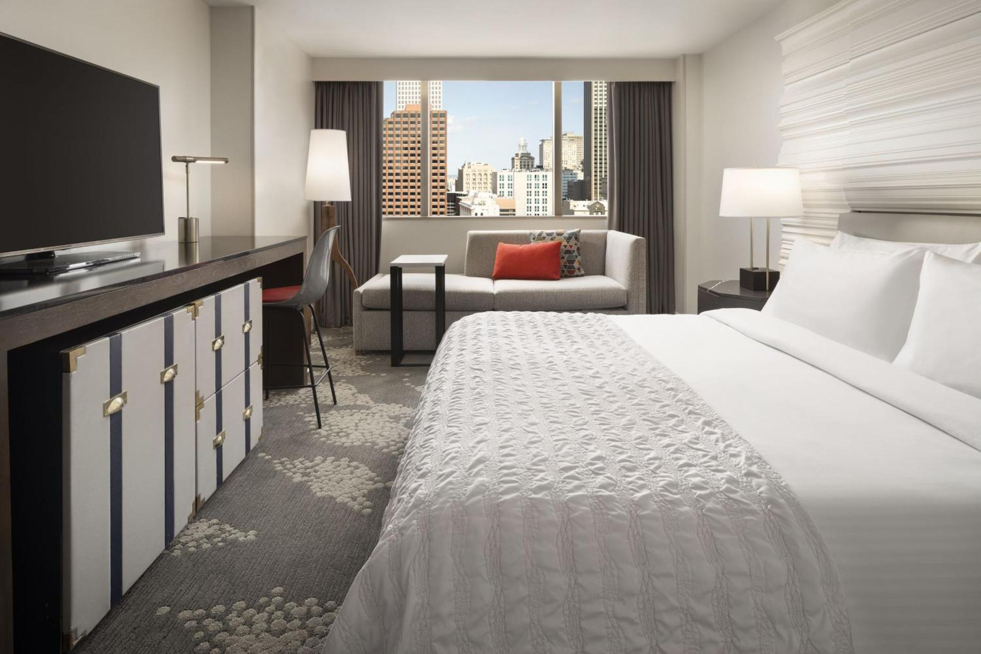 Guest room 1 King City view