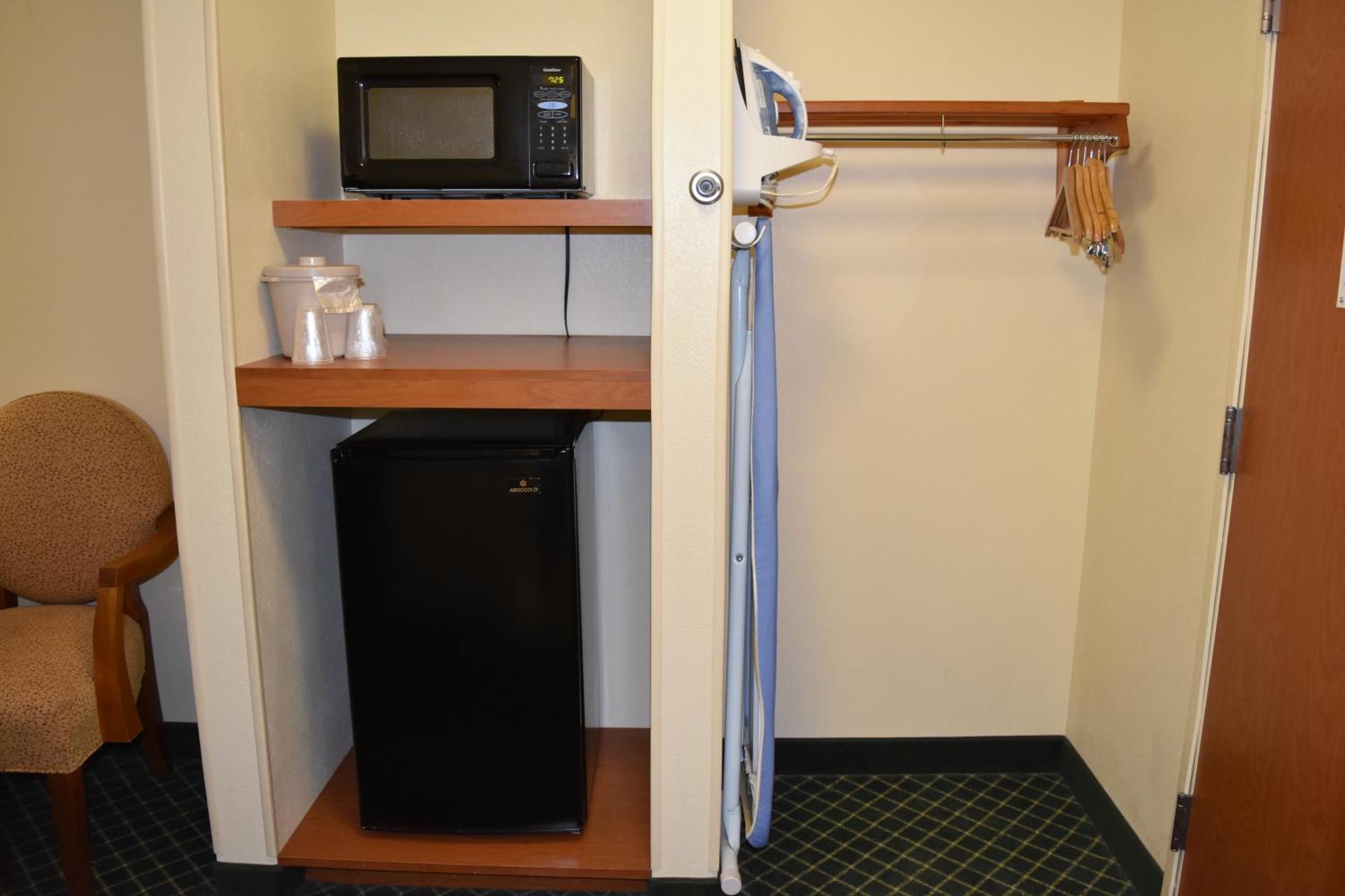 Queen Room Disability Access Non-Smoking