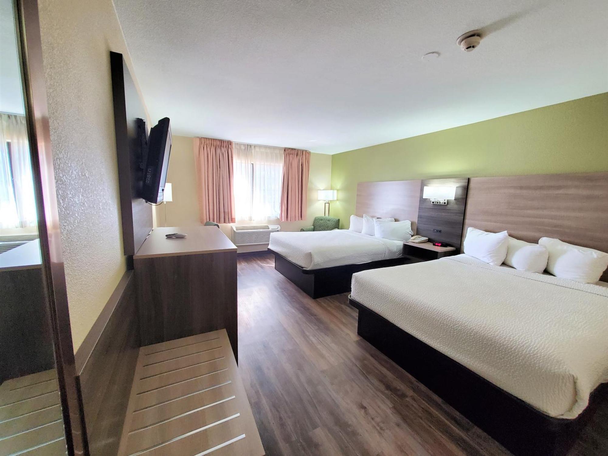 Queen Room Two Queen Beds Non-Smoking