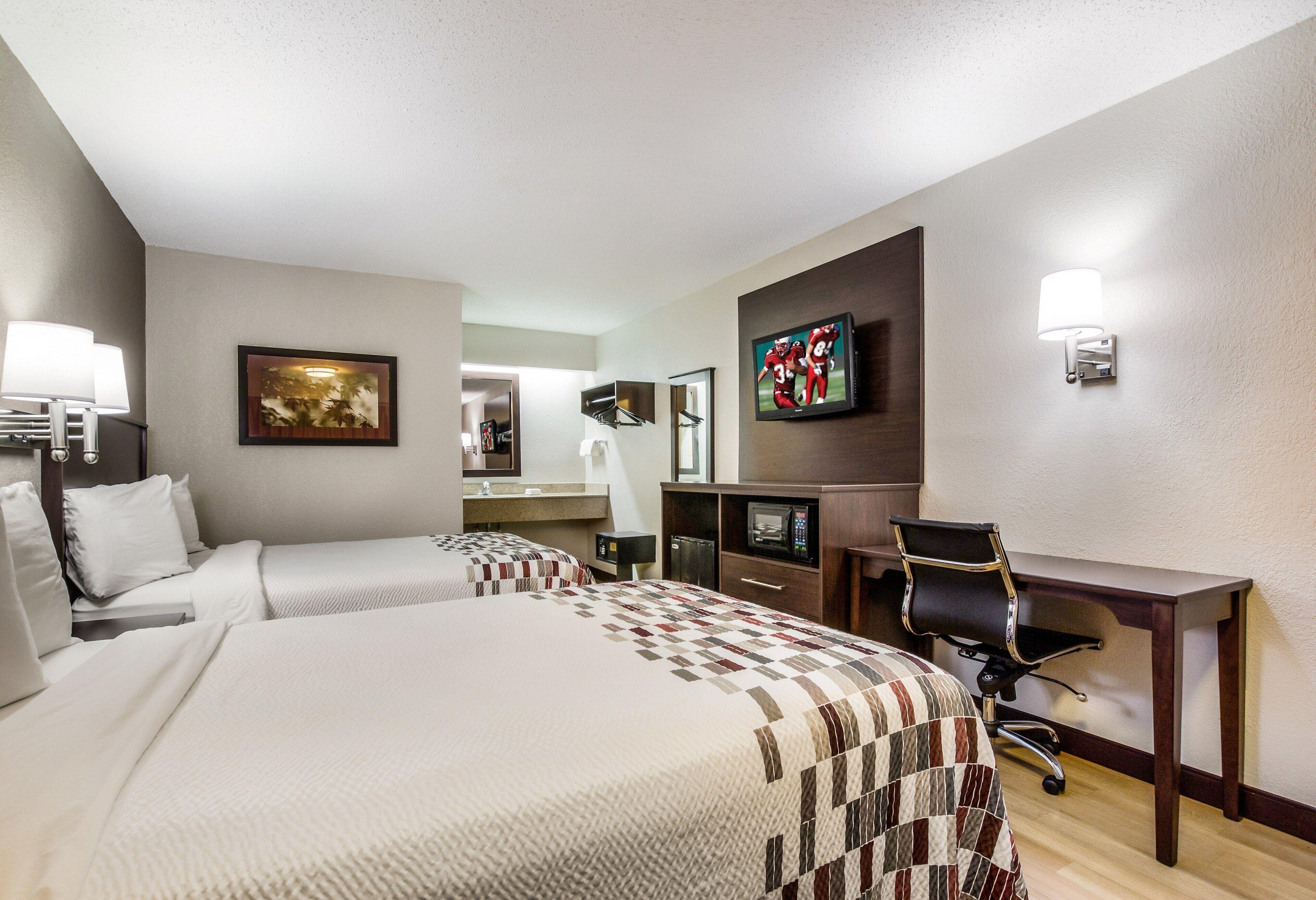 Deluxe Room Two Double Beds Smoke