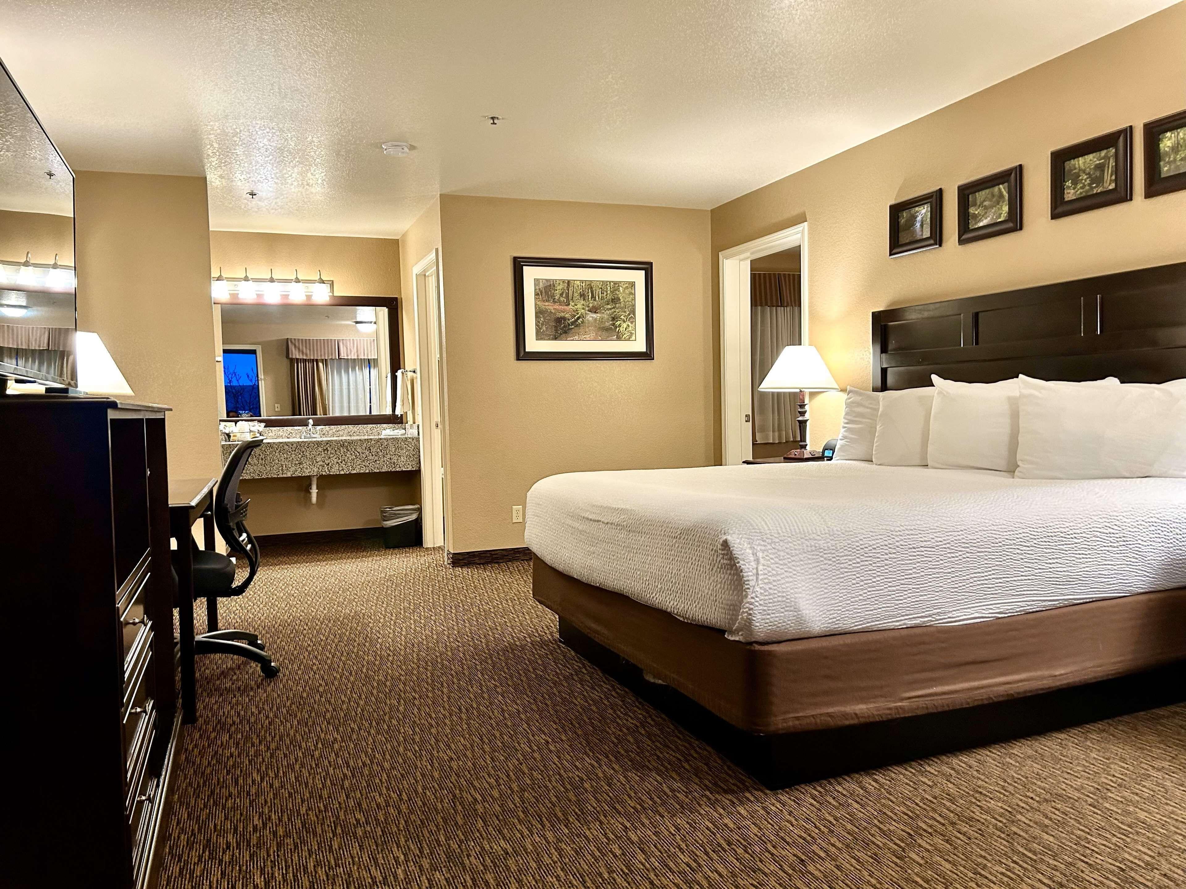 Two-Room Suite One King One Queen Bed Non-Smoking