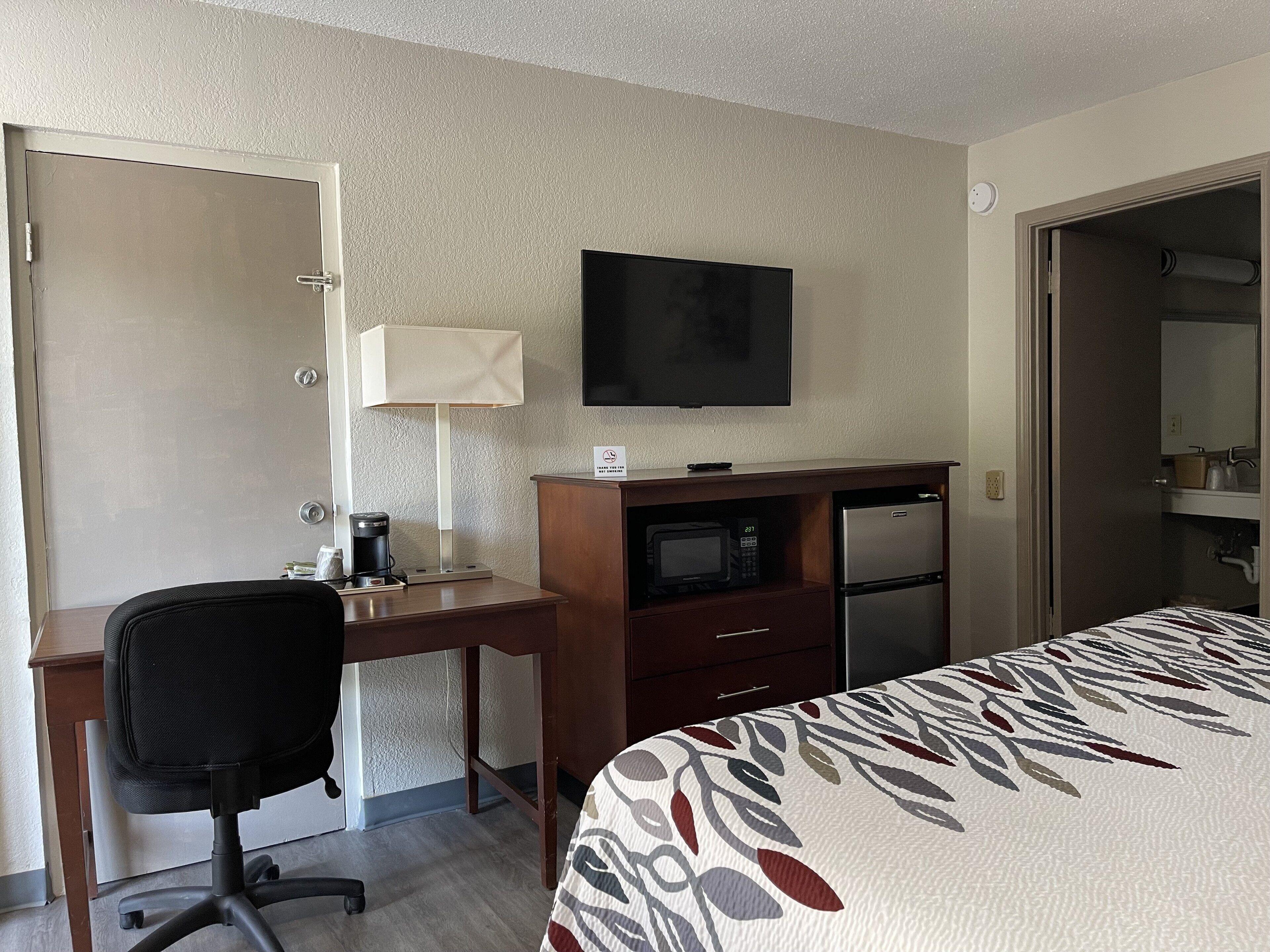 Deluxe King Room Disability Access Non-Smoking