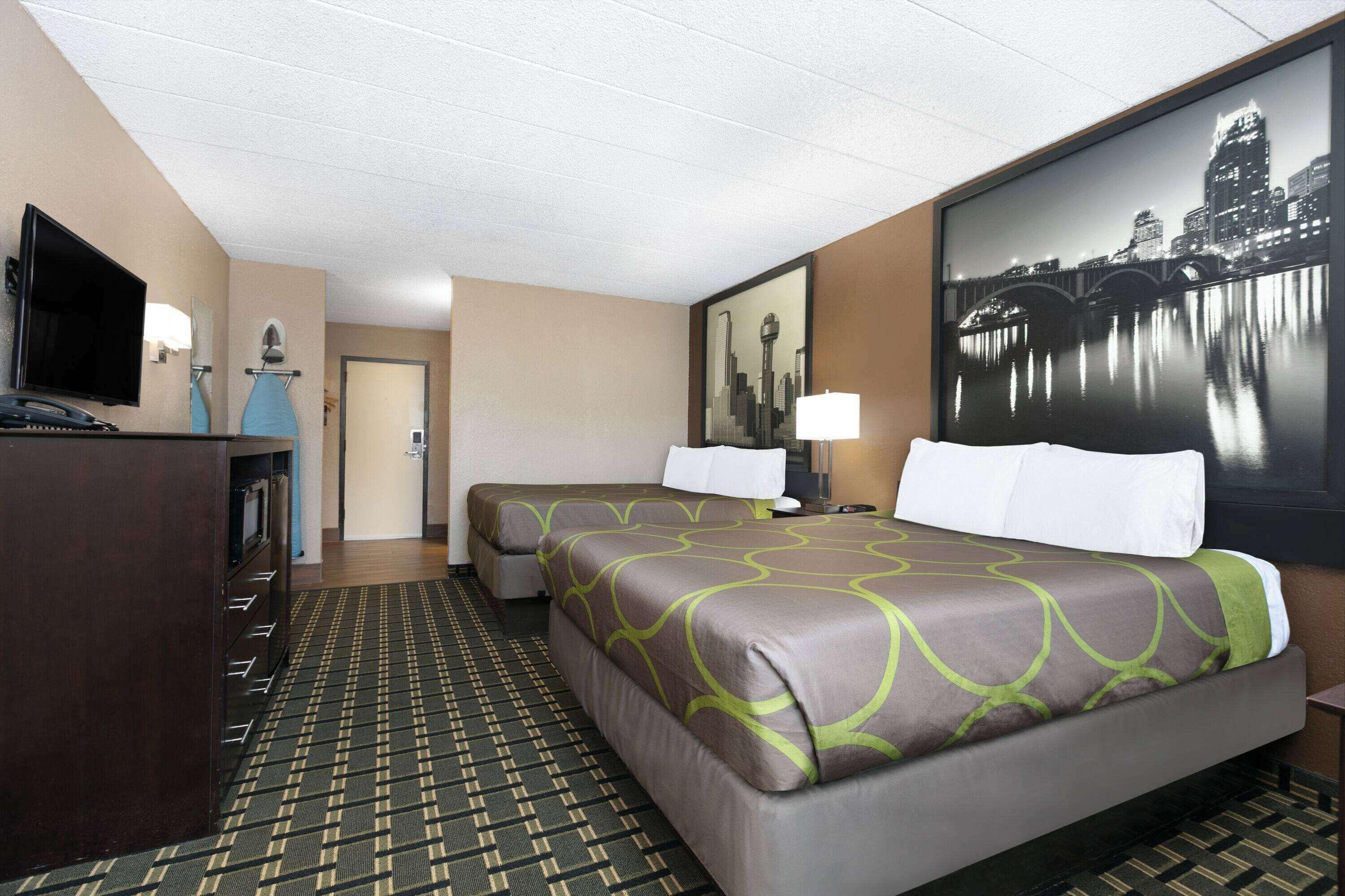 Queen Room Two Queen Beds Non-Smoking