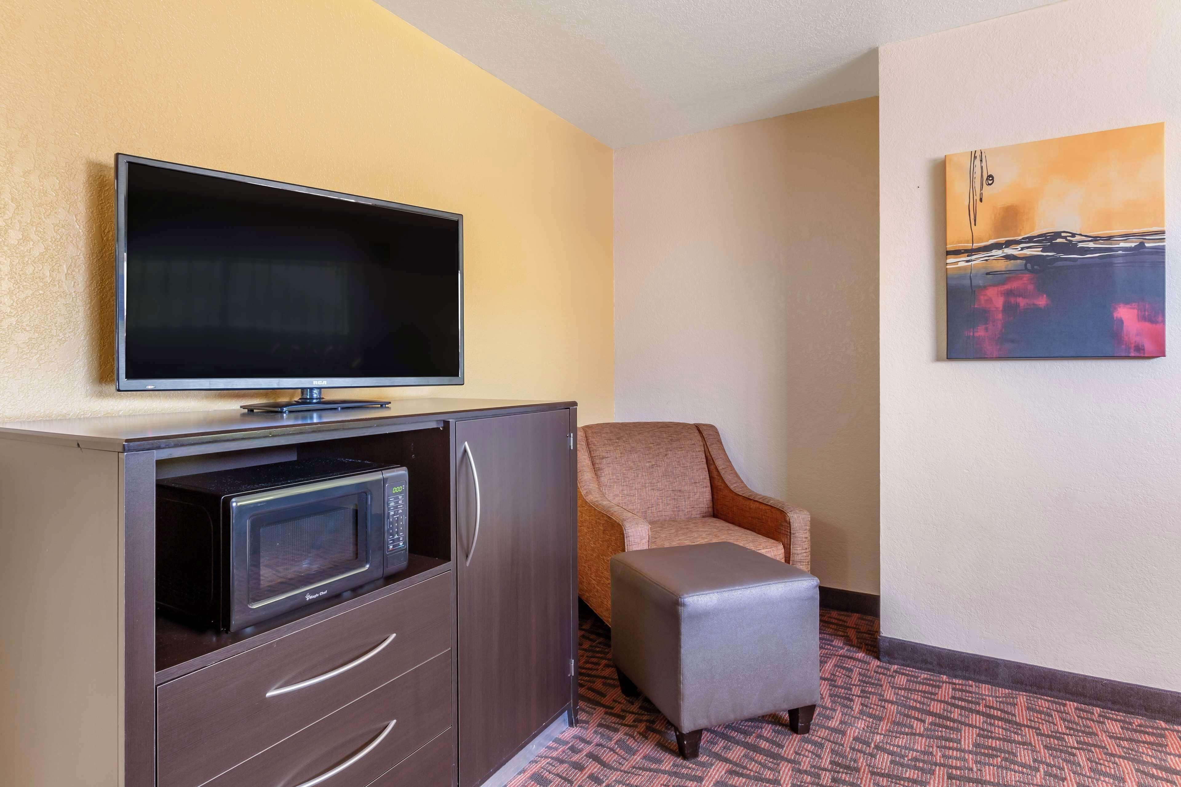 King Suite Non-Smoking