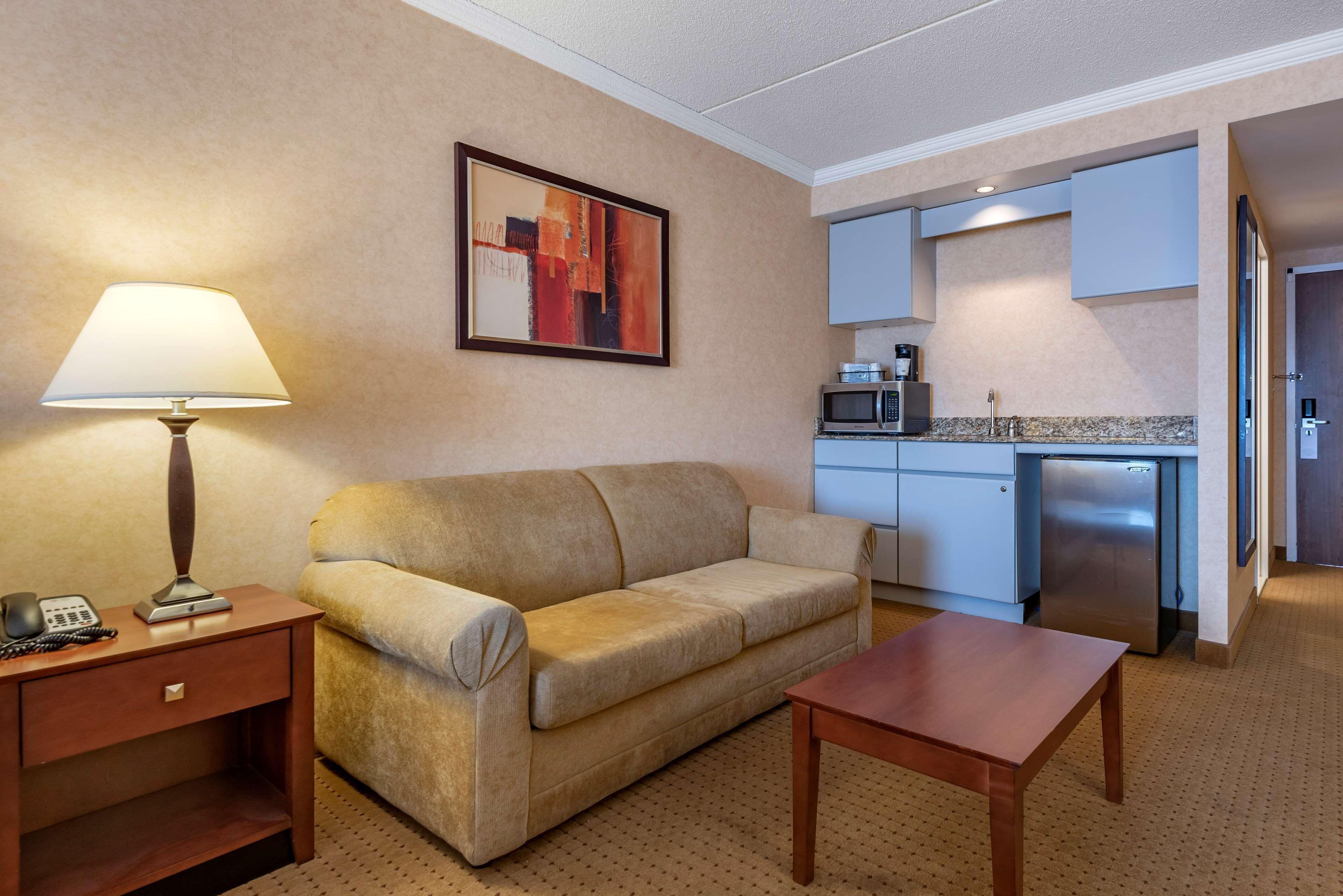 Deluxe Queen Room Non Smoking