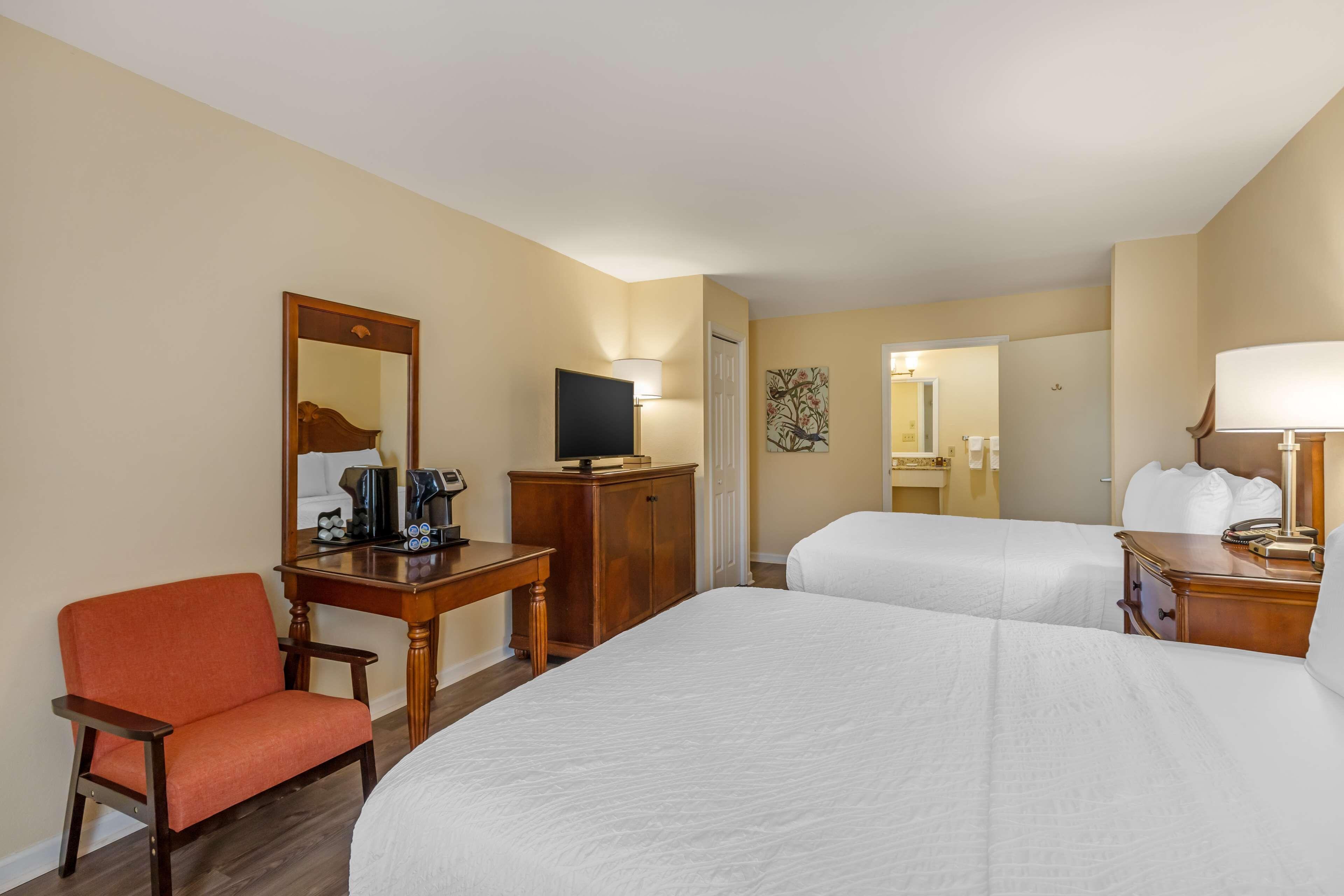 Queen Room Two Queen Beds Roll Shower Disability Access or Non-Smoking