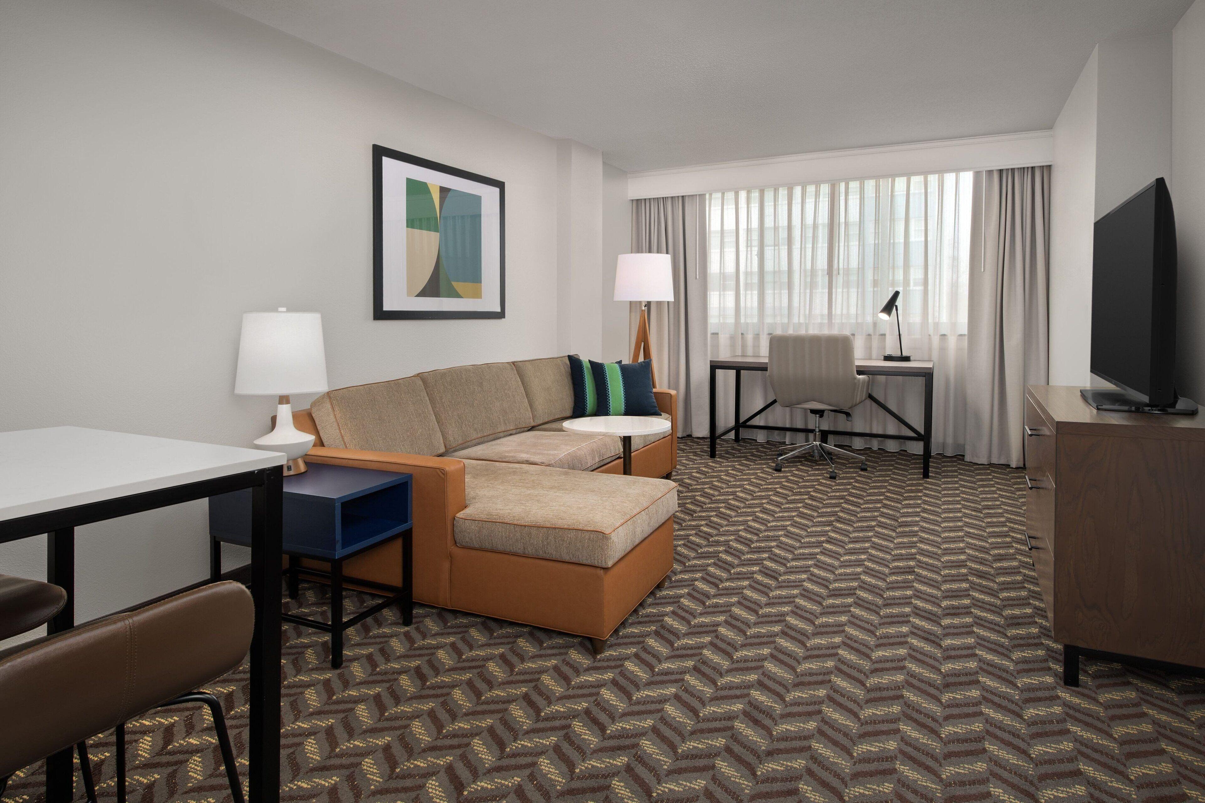 1 Bedroom Suite King Sofa bed