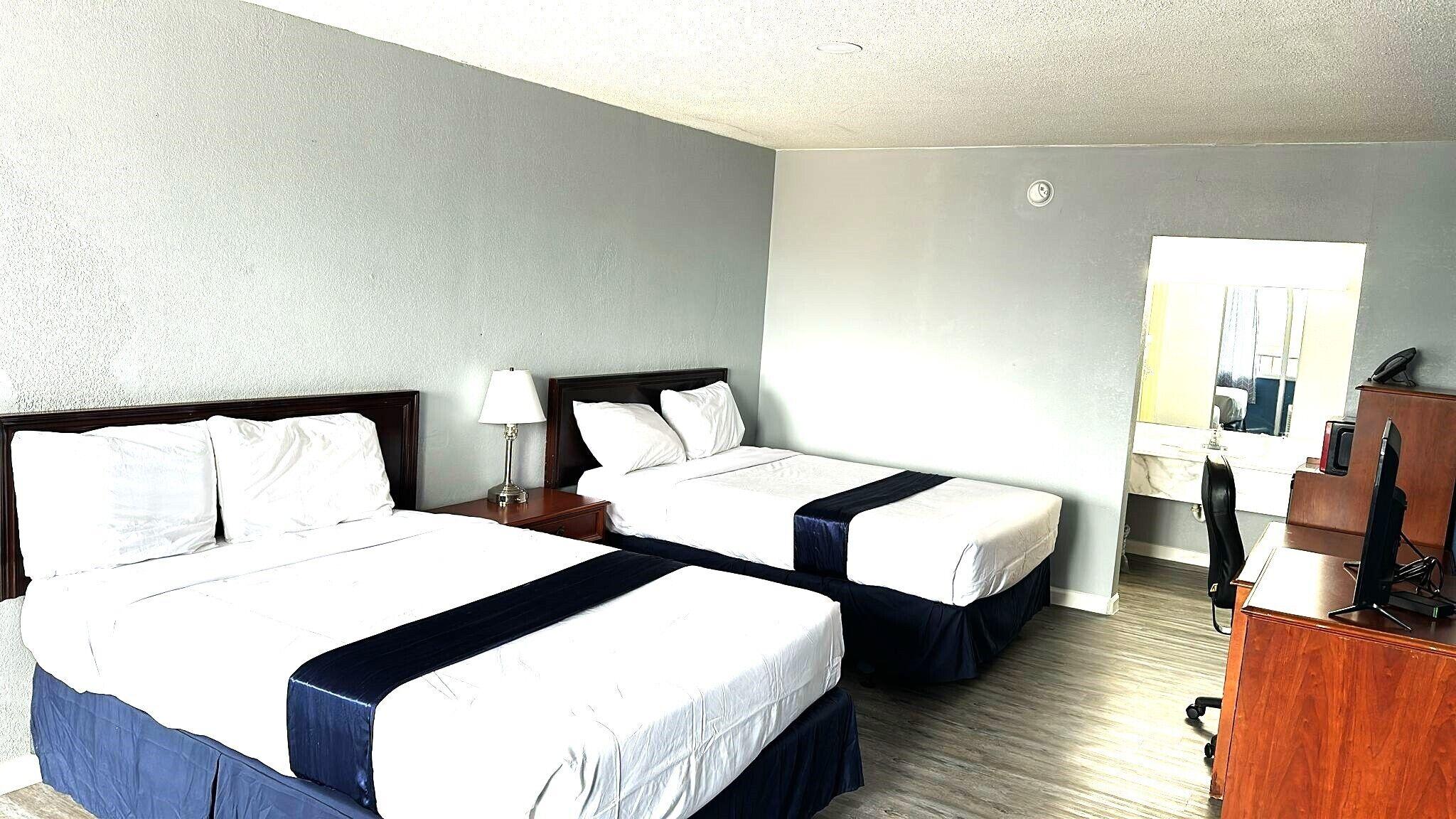 Queen Room Two Queen Beds Non-Smoking