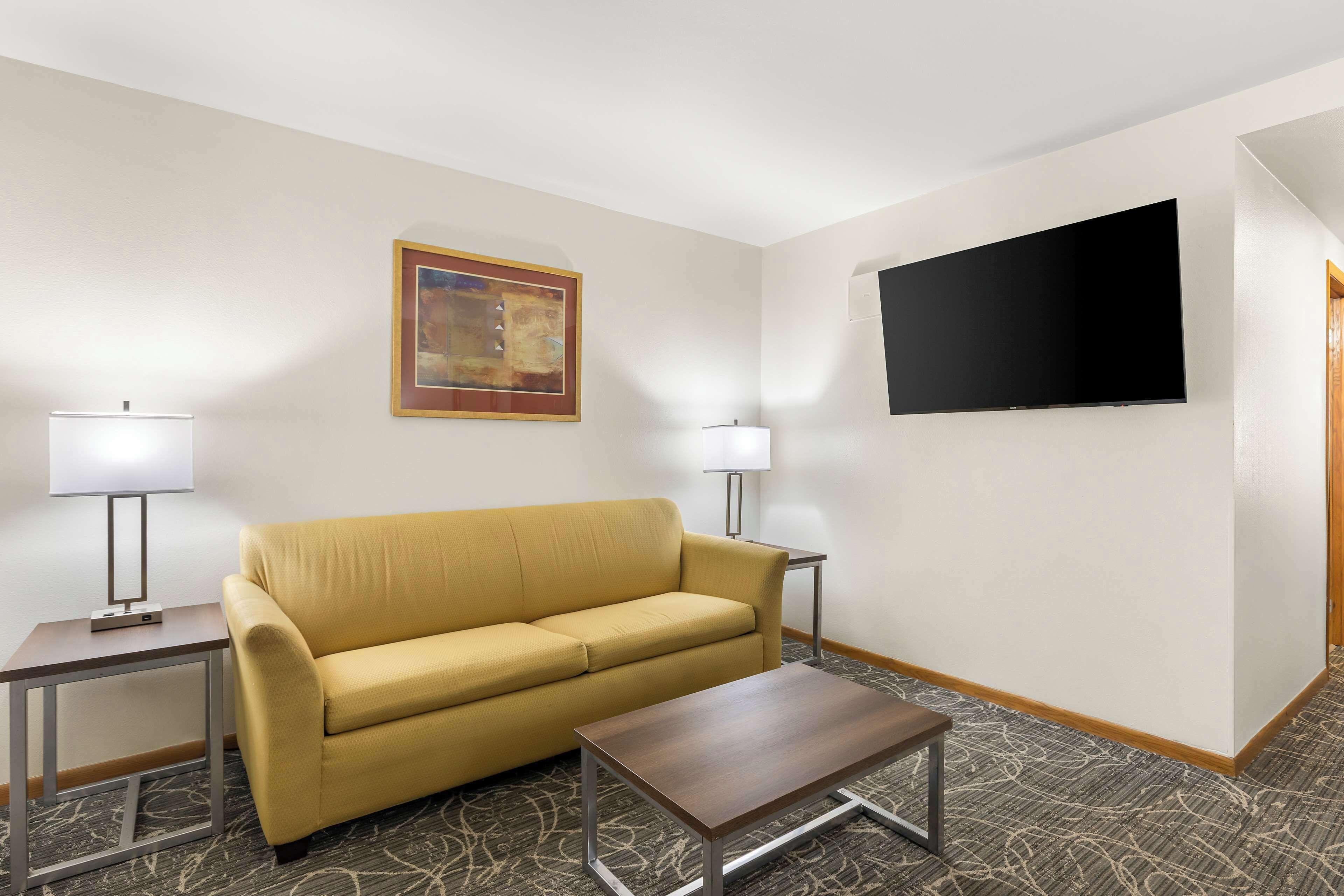 One Bedroom King Bed Kitchenette Suite