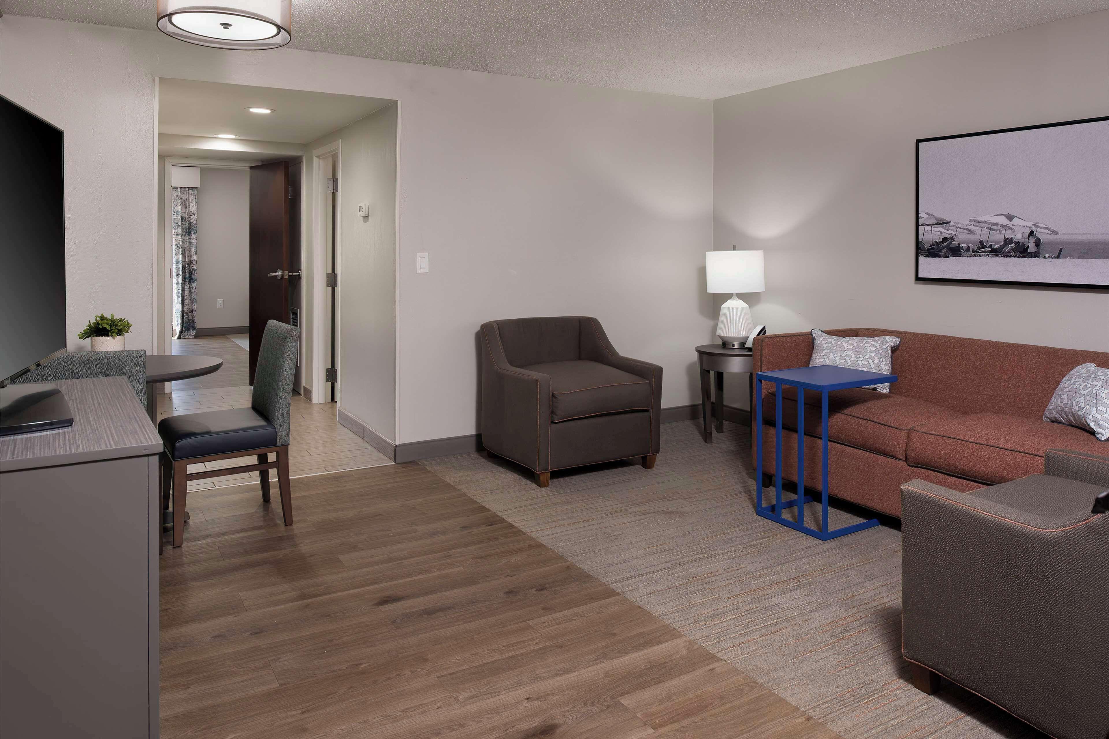 One-Bedroom King Suite Sofa Bed Non-Smoking