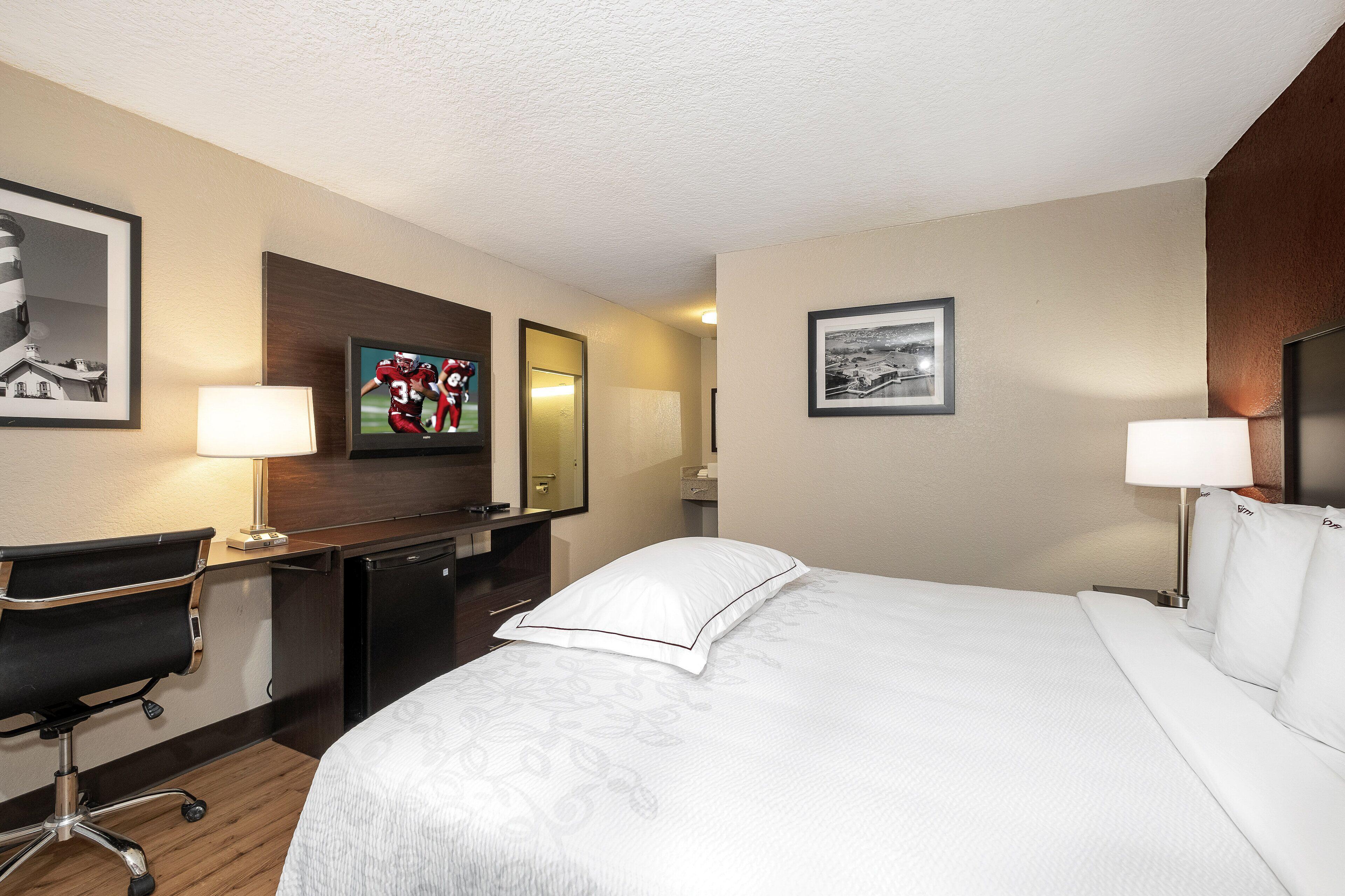 Premium King Room Smoke Upgraded Bedding Snack Box