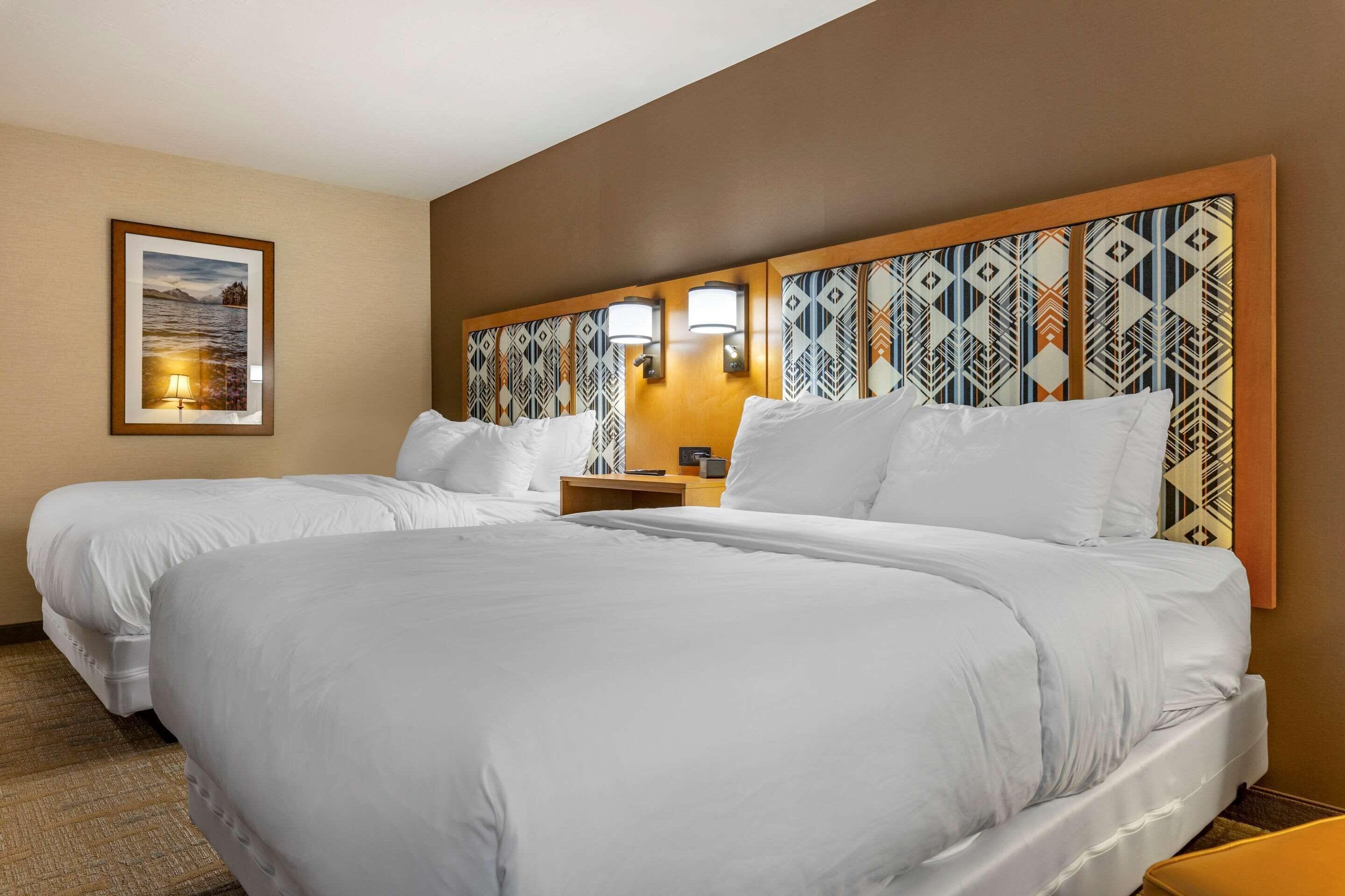 Queen Room Two Queen Beds Non-Smoking