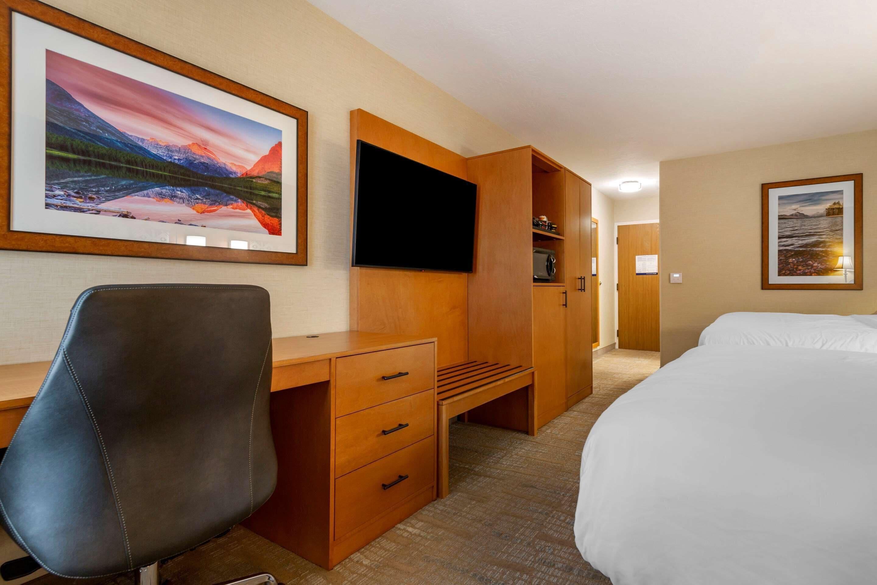 Queen Room Two Queen Beds Non-Smoking