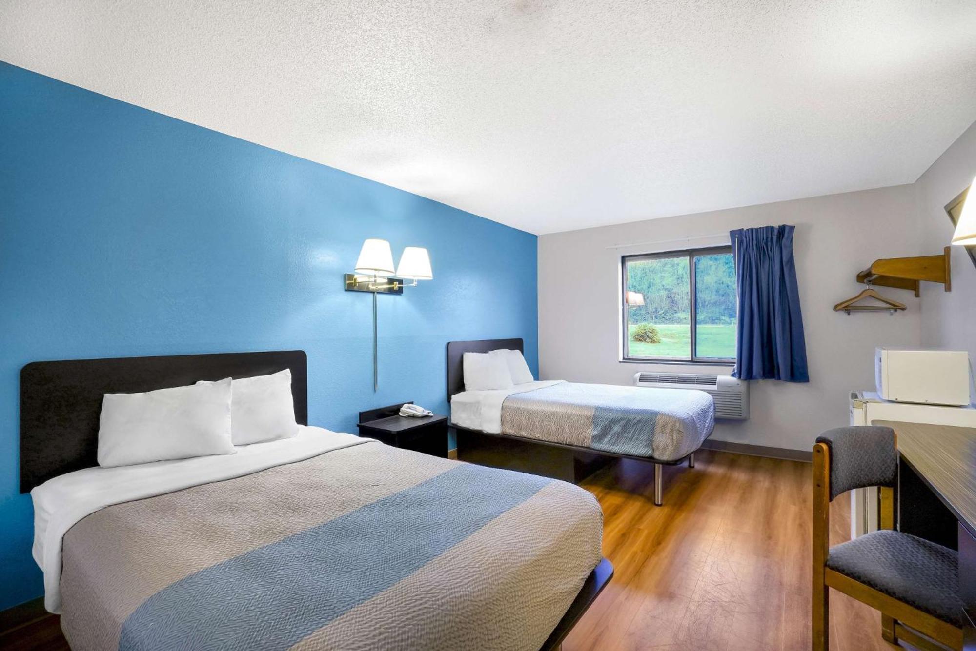 Deluxe Quadruple Room Smoking