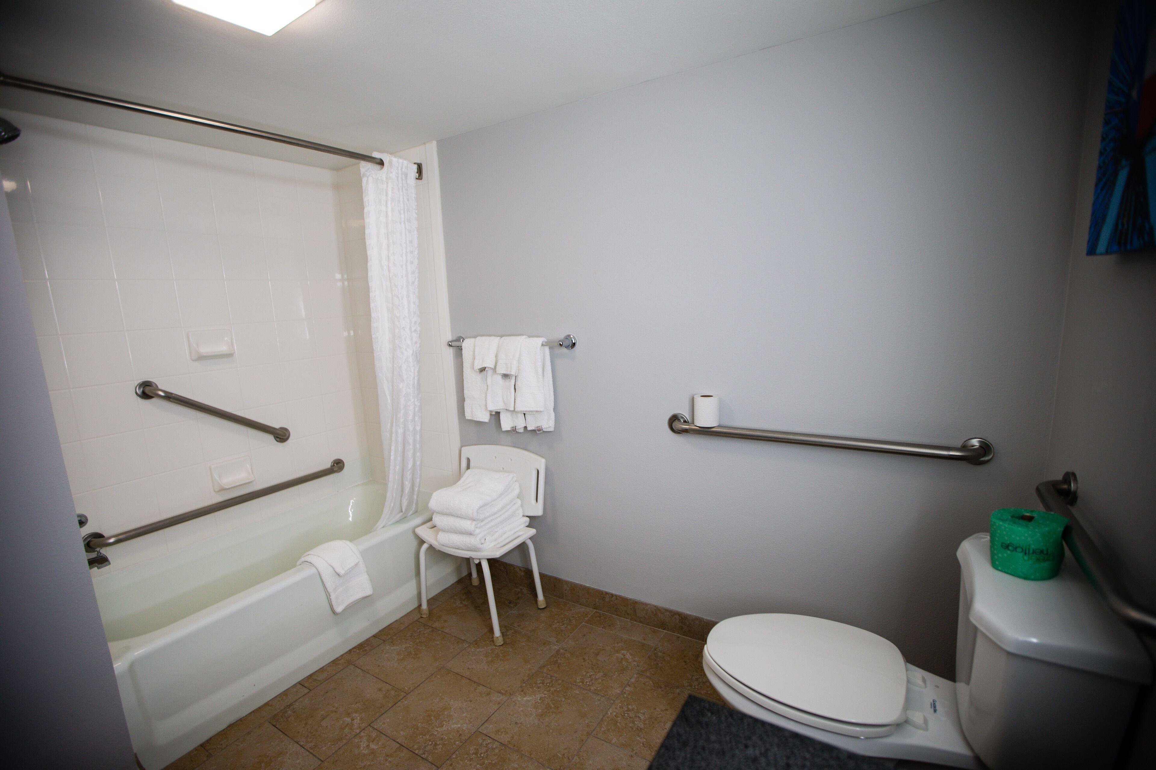 King Room Bath Tub Mobility or Hearing Accessible Non-Smoking