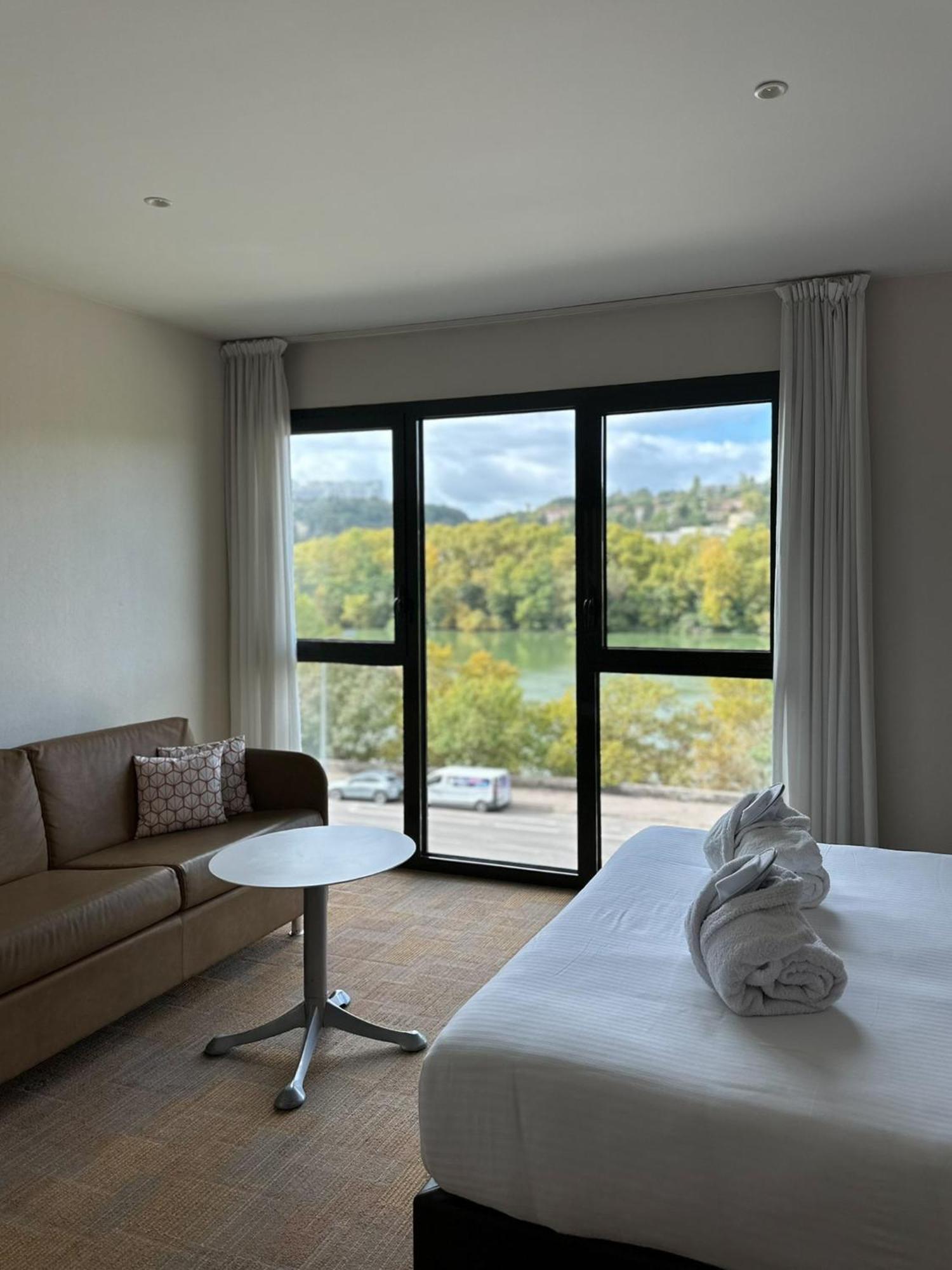 Room Studio Spa Pool Access Not