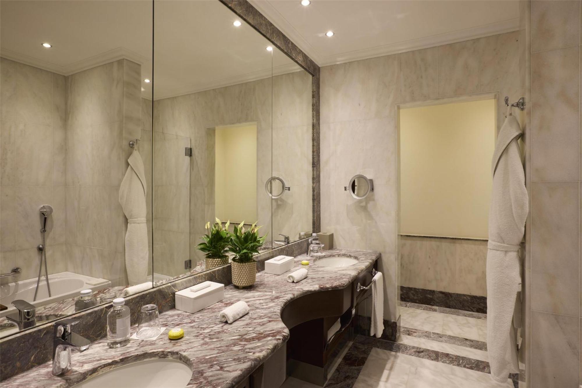 Junior Suite Piazza View