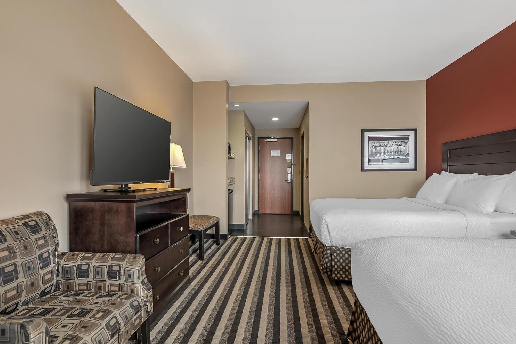 Queen Room Two Queen Beds Pet Friendly