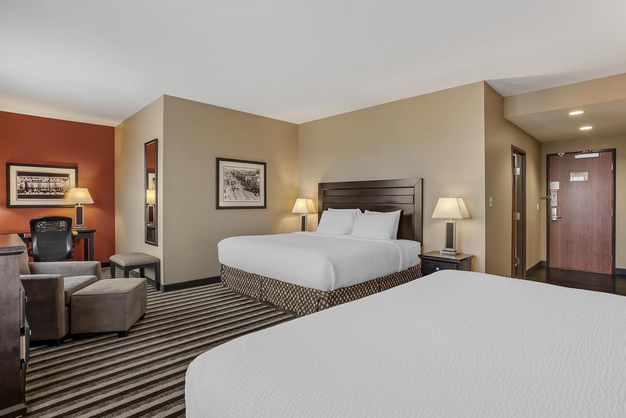 King Room Two King Beds Jetted Tub