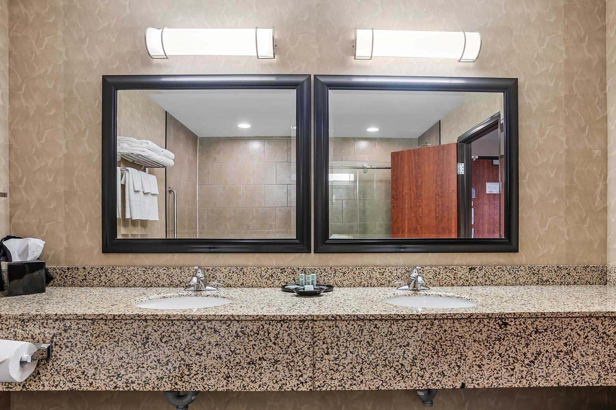 King Room Two King Beds Jetted Tub