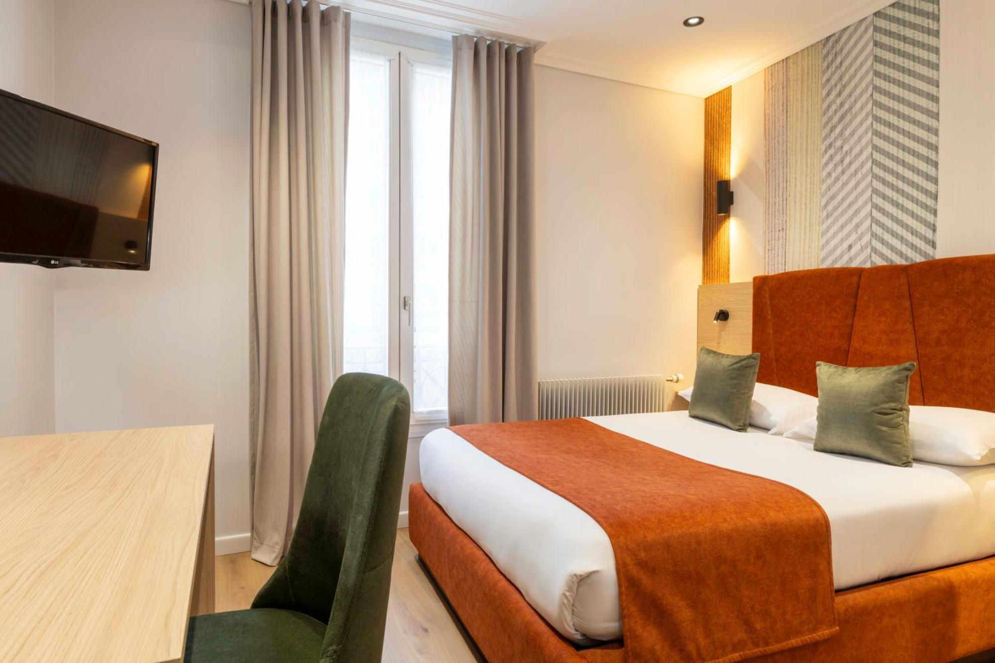 Double Room Atelier Eiffel