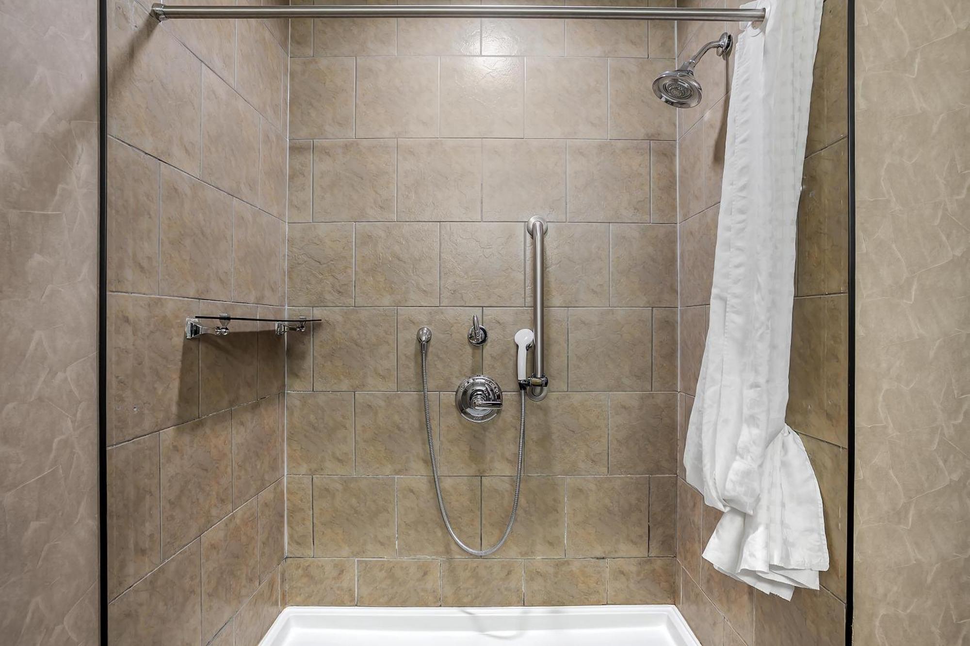 Queen Room Two Queen Beds Pet Friendly