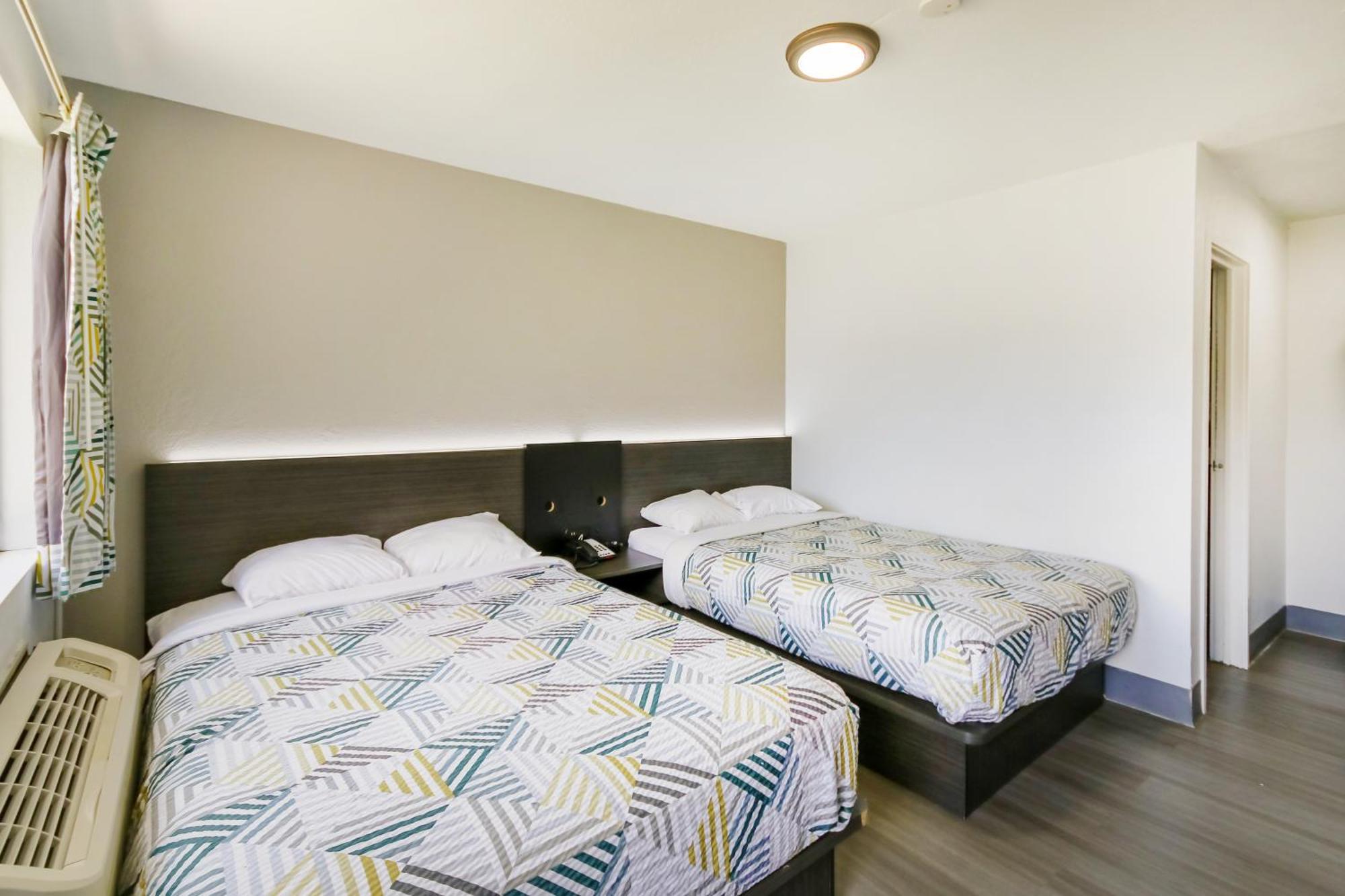 2 Full Beds Non-Smoking