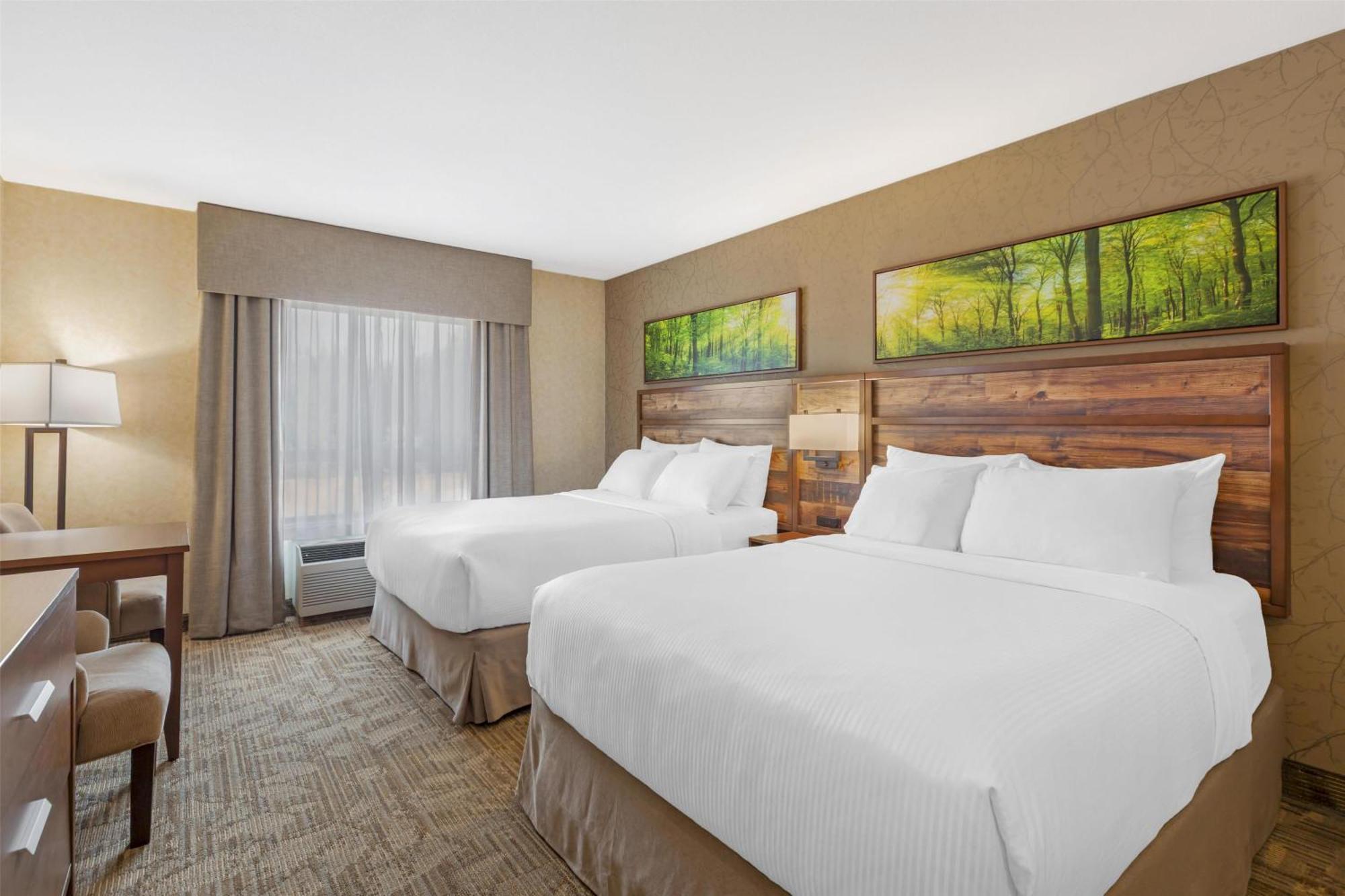 Queen Room Two Queen Beds Pet Friendly or Non-Smoking