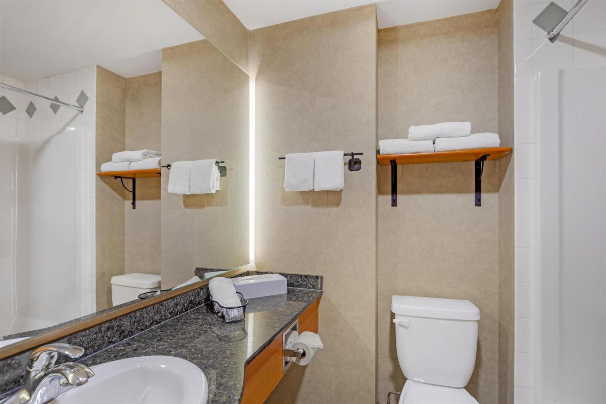 Queen Room Two Queen Beds Pet Friendly or Non-Smoking