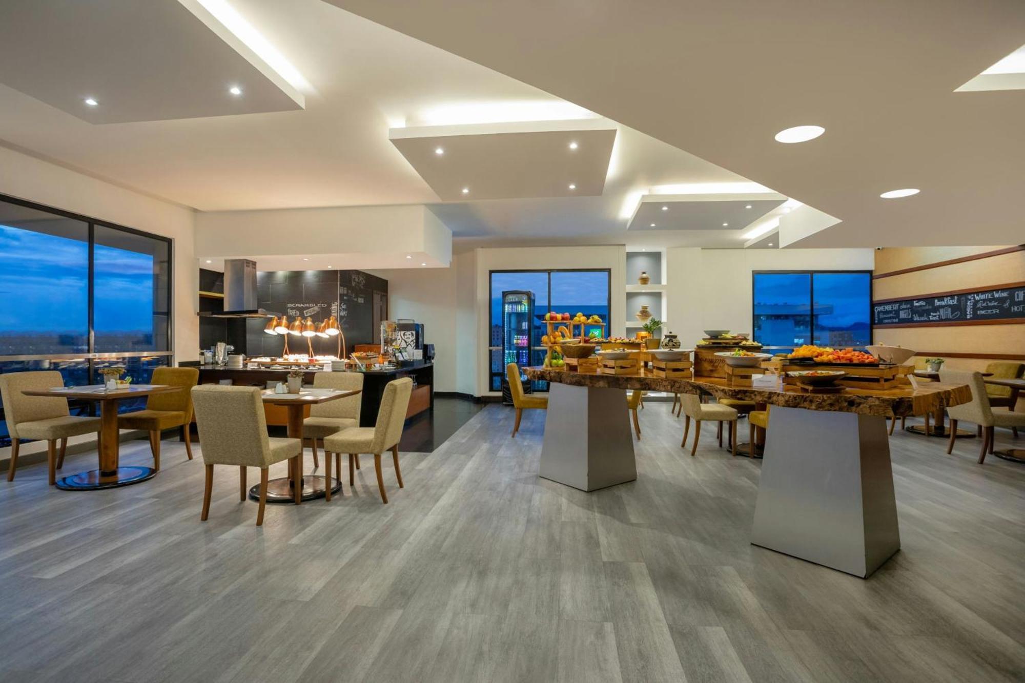 King Room High Floor or Club Access