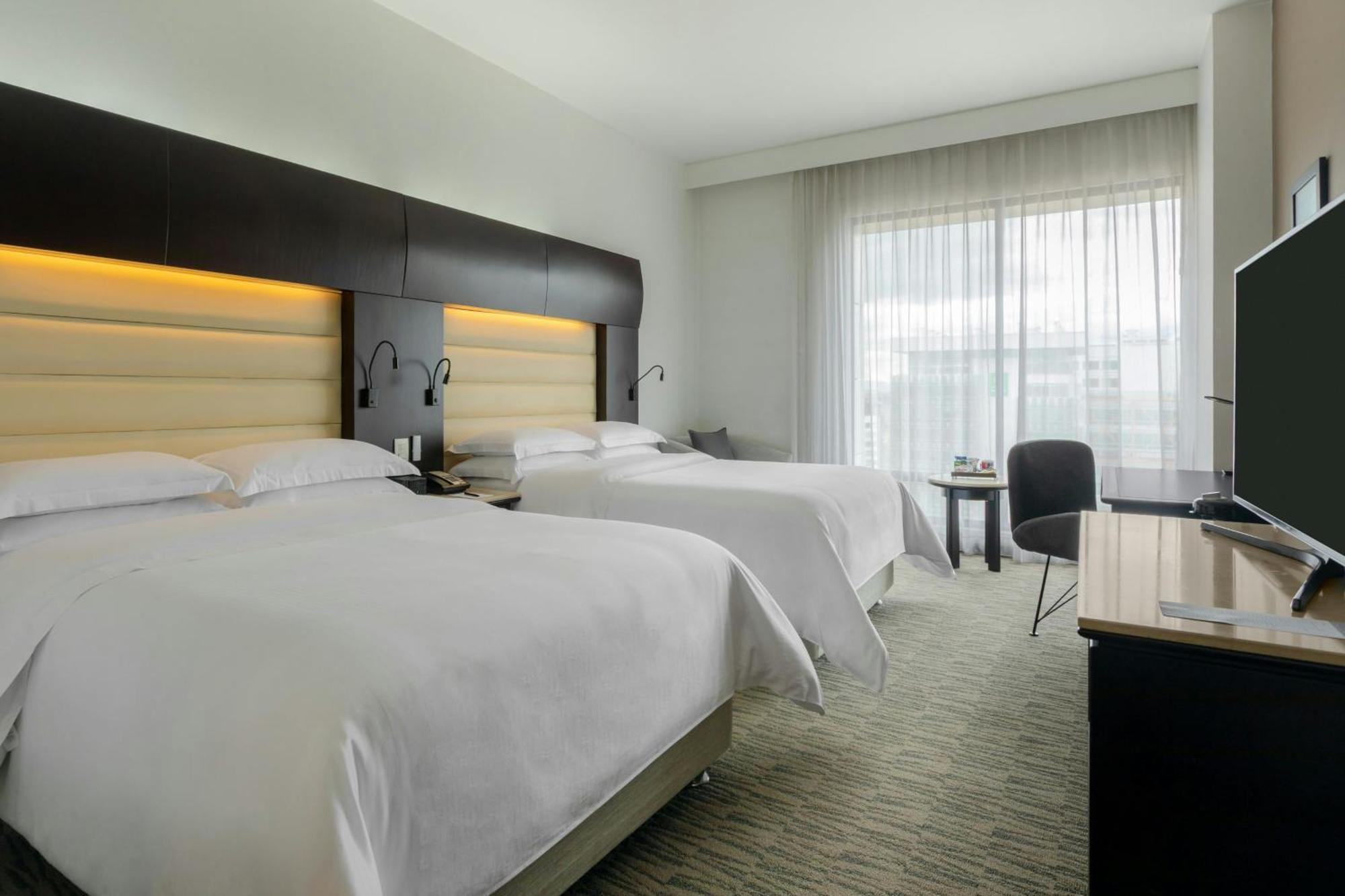 Double Room Two Double Beds High Floor or Club Access
