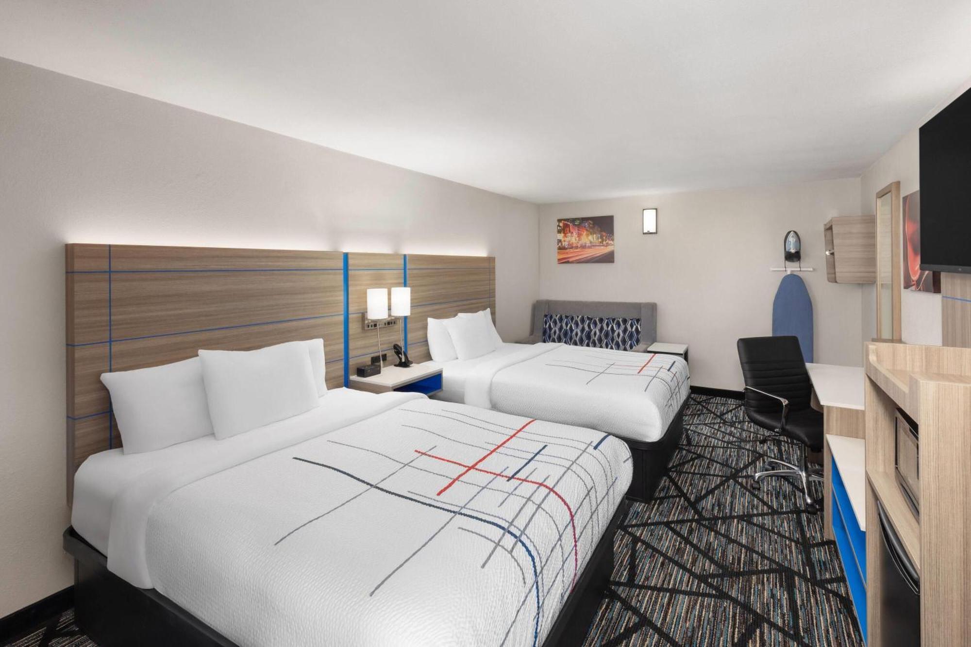 Queen Room Two Queen Beds Non-Smoking