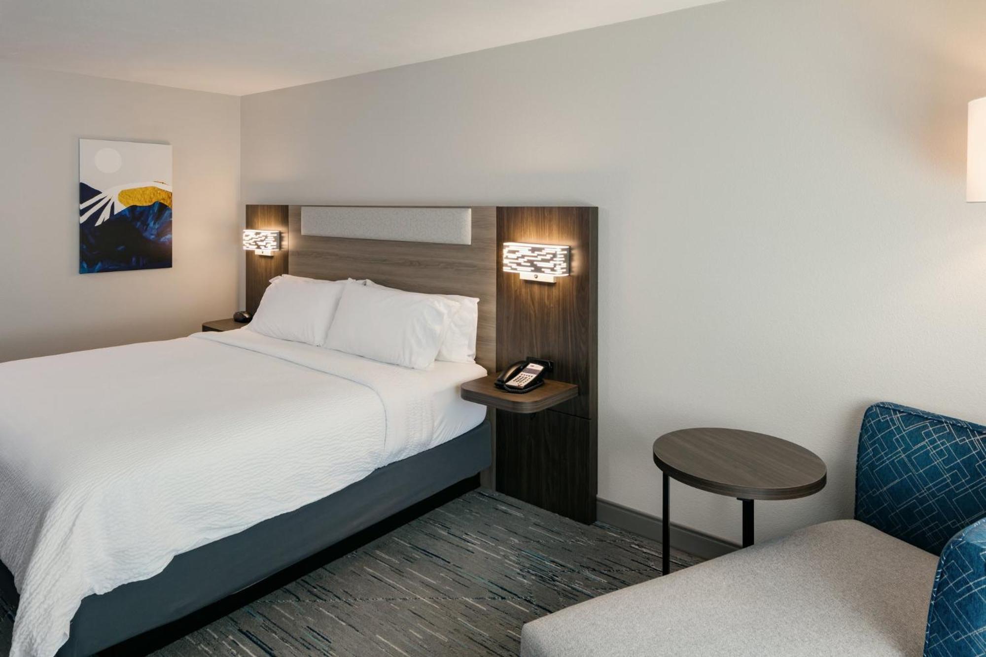 Standard King Room