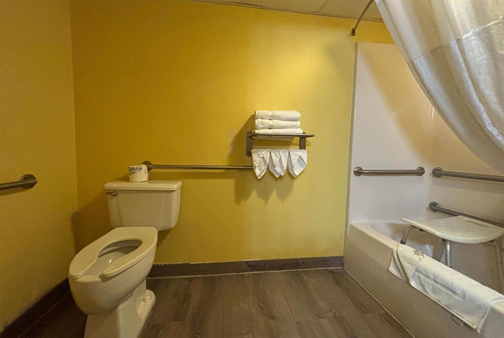 Queen Room Disability Access or Non-Smoking