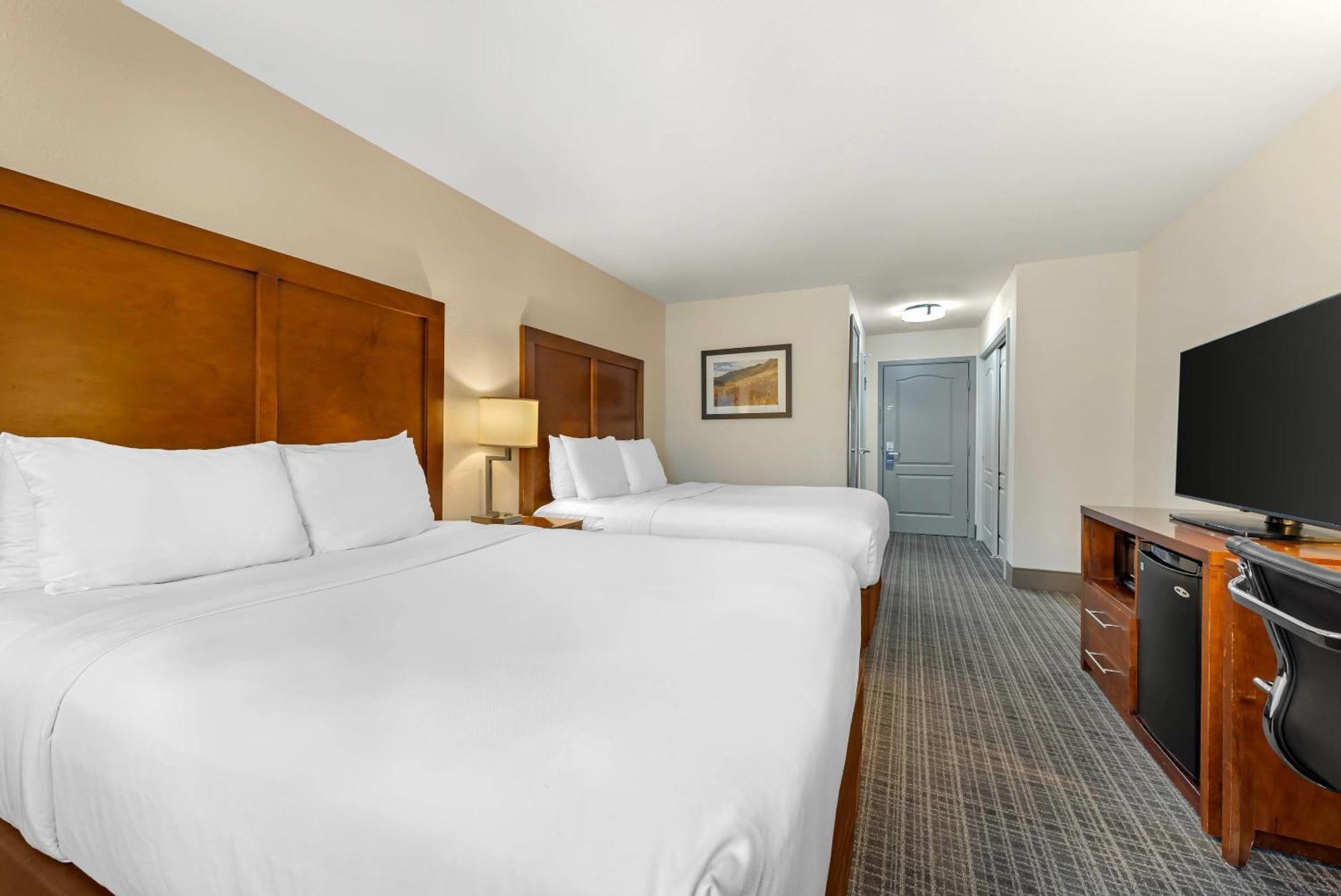 Queen Room Two Queen Beds Non-Smoking