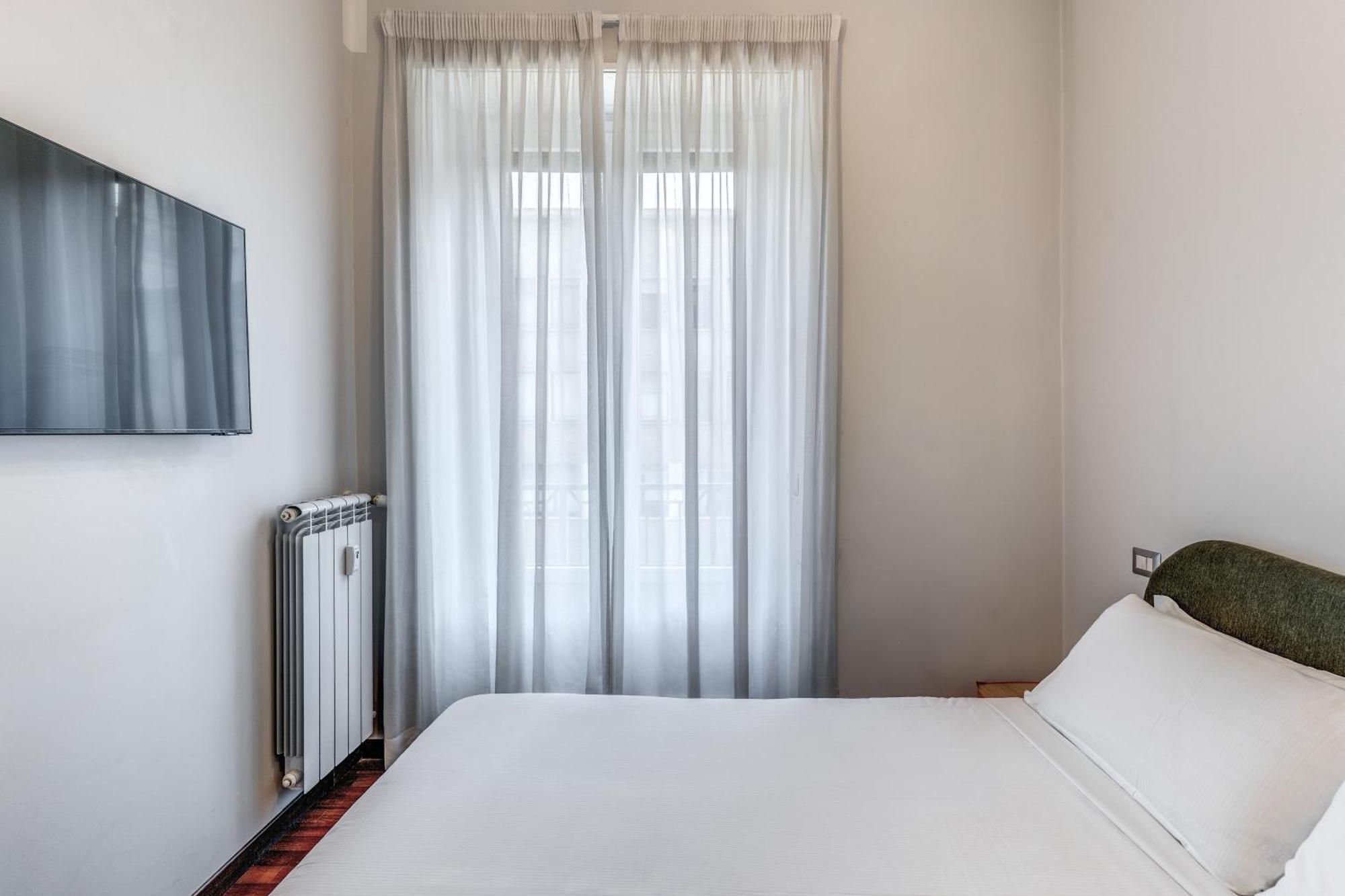 One-Bedroom Standard Apartment