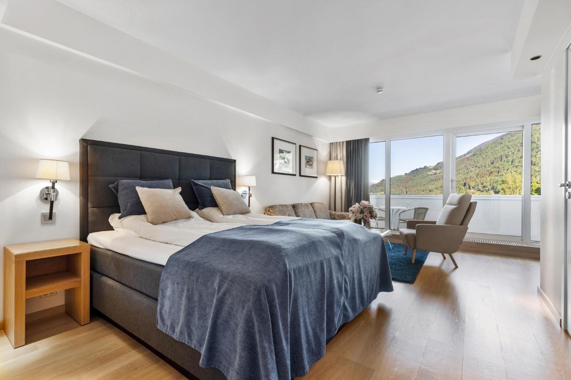 Deluxe Double Room with Balcony and Fjord View