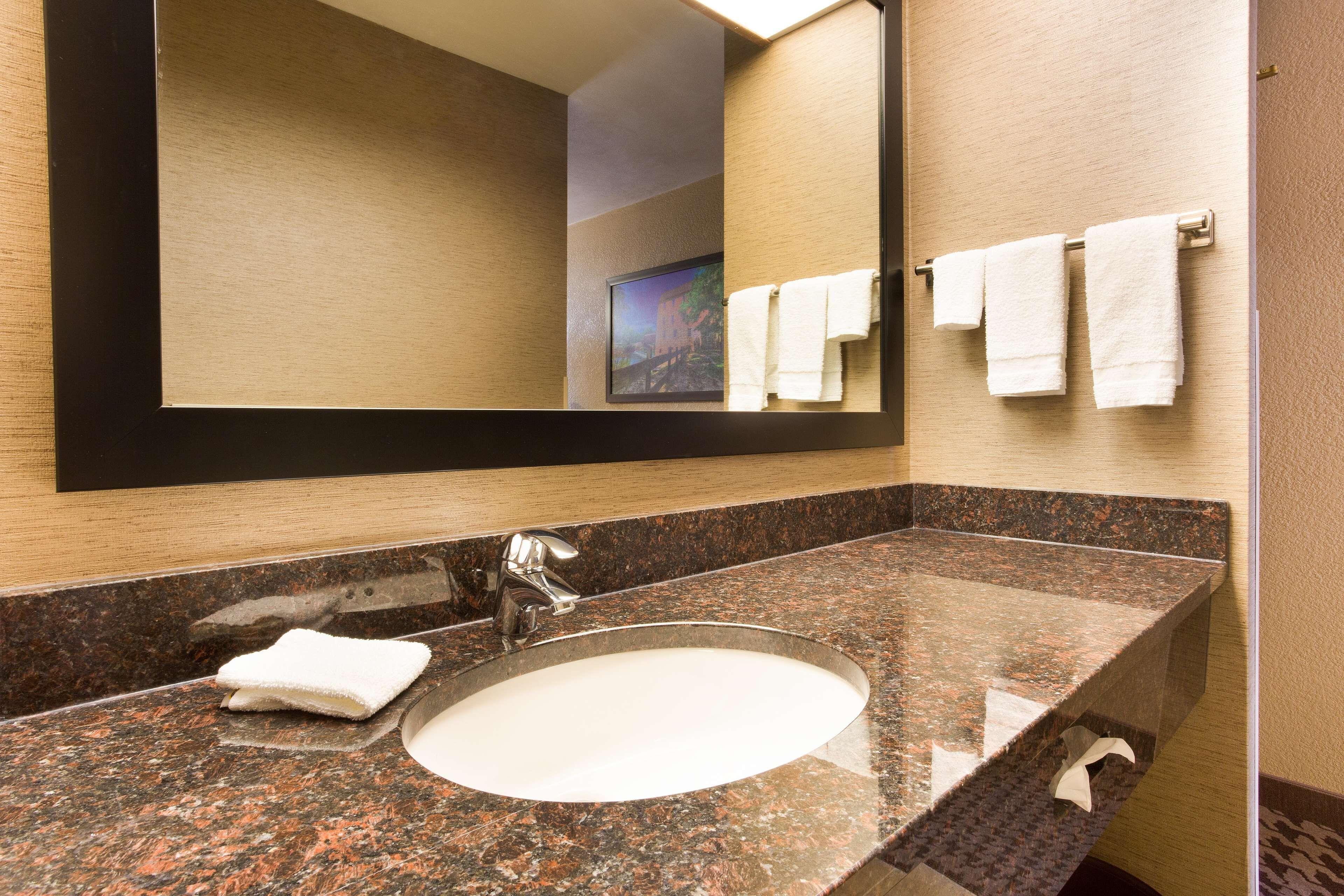 One-Bedroom Suite Two Queen Beds