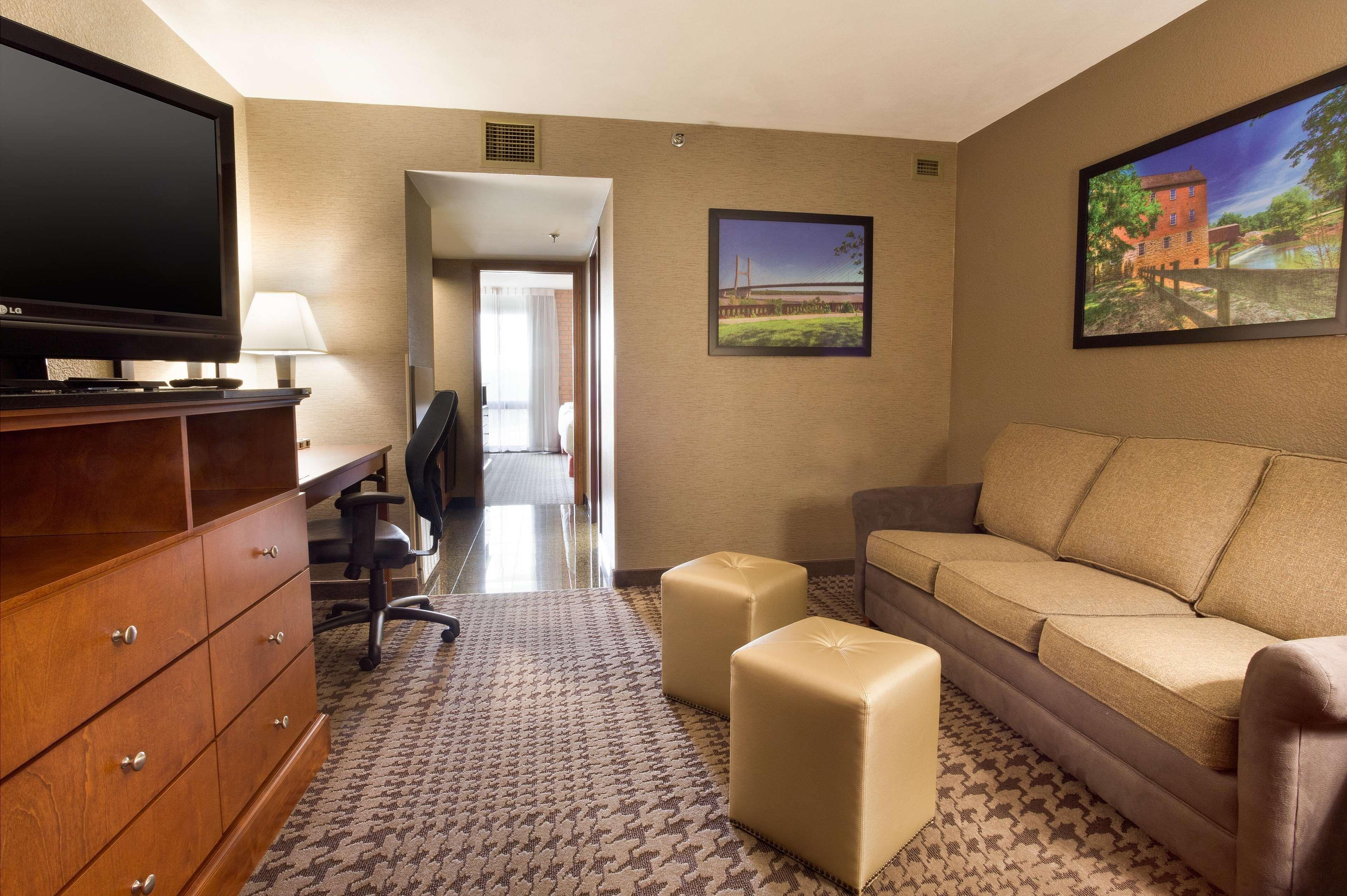 One-Bedroom Suite Two Queen Beds