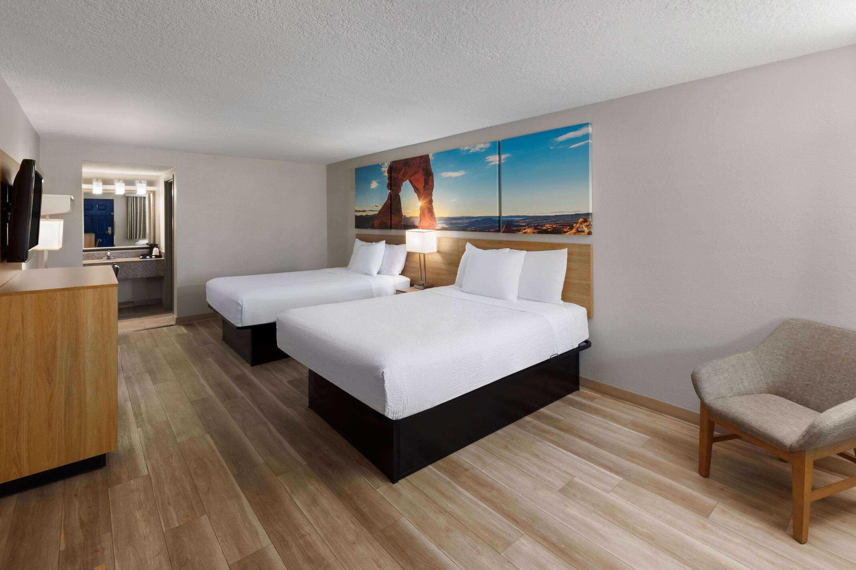 Queen Room Two Queen Beds Smoking