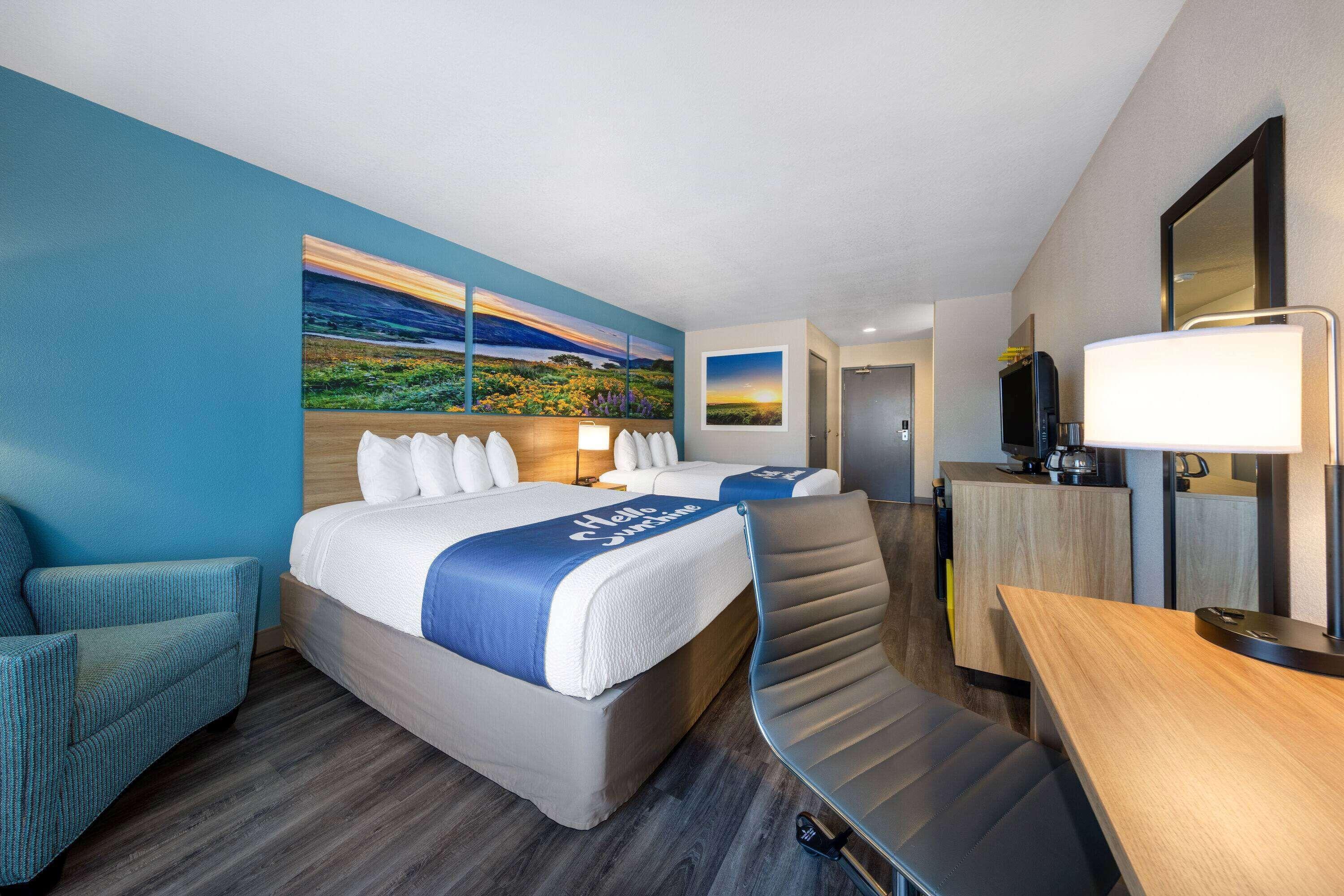 Queen Room Two Queen Beds Non-Smoking