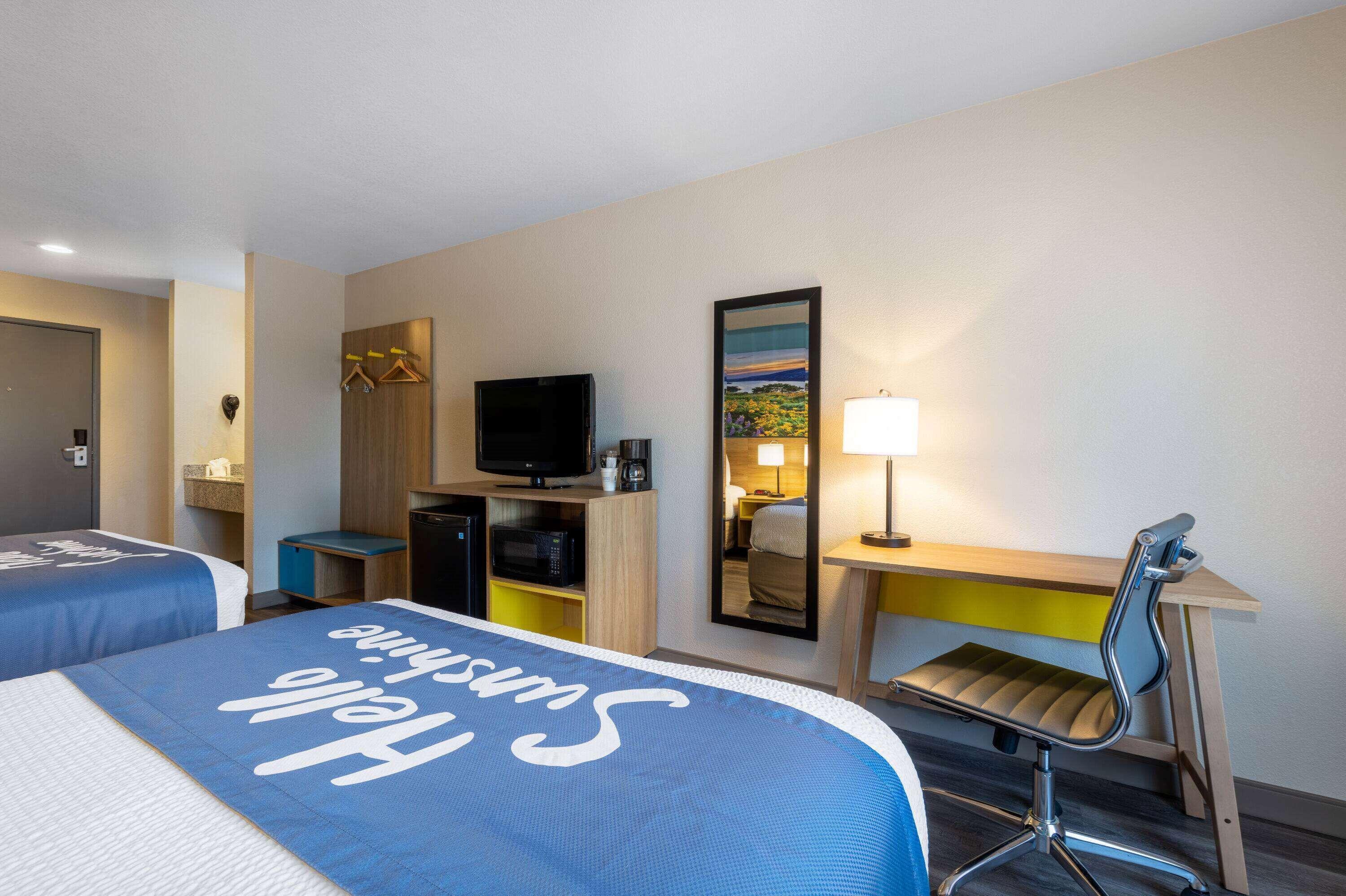 Queen Room Two Queen Beds Non-Smoking